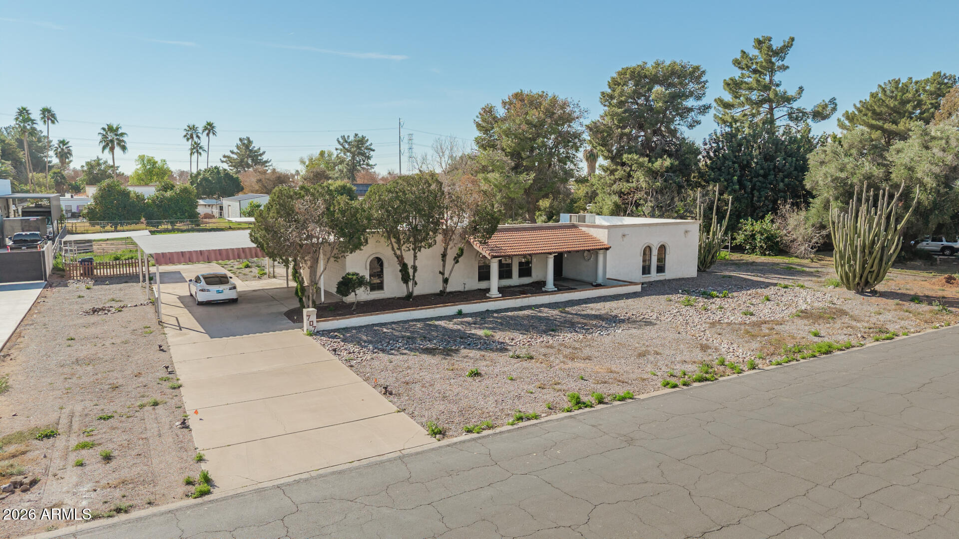 707 E REDFIELD Road E