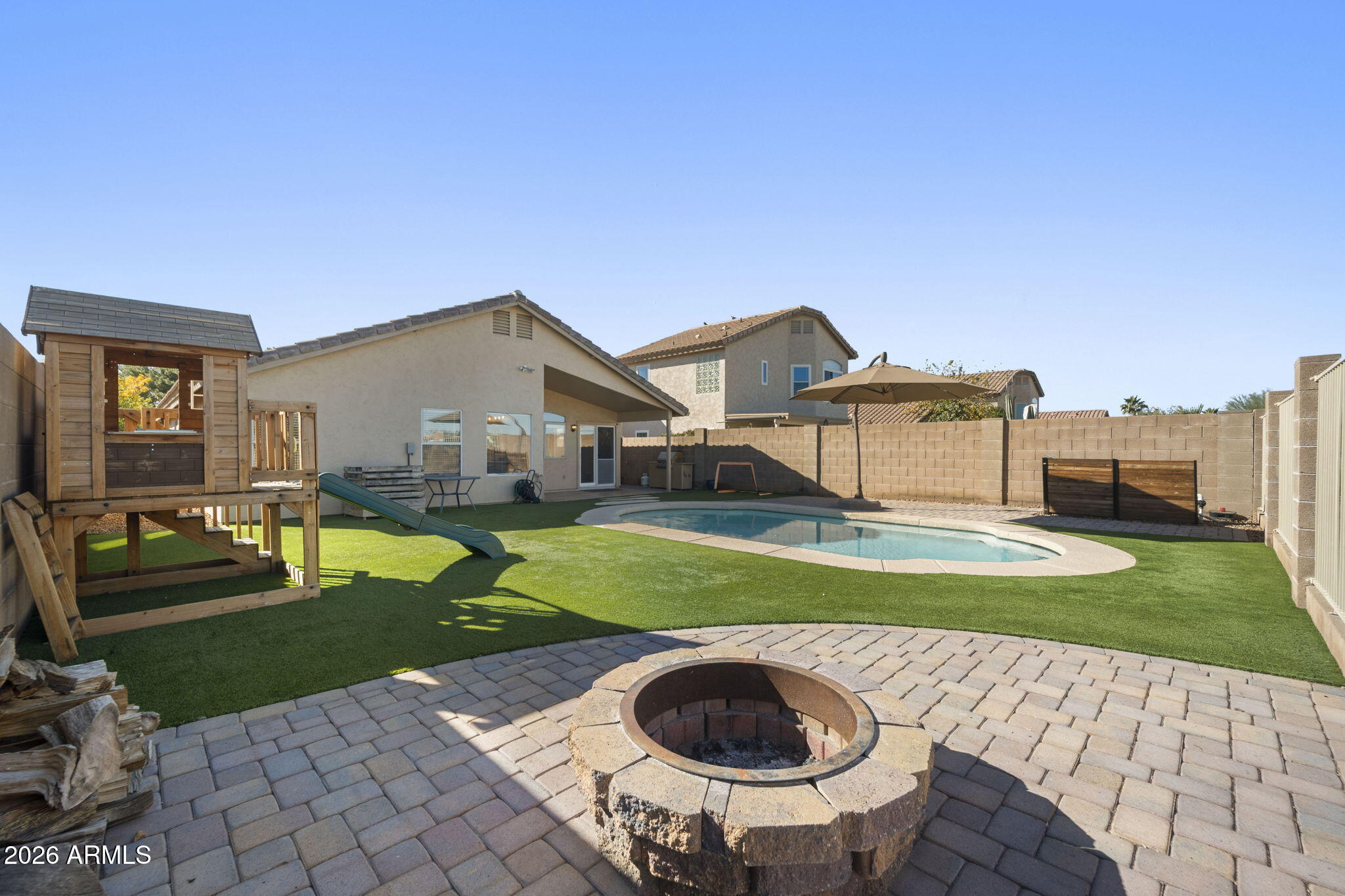 2040 E ANGELA Drive