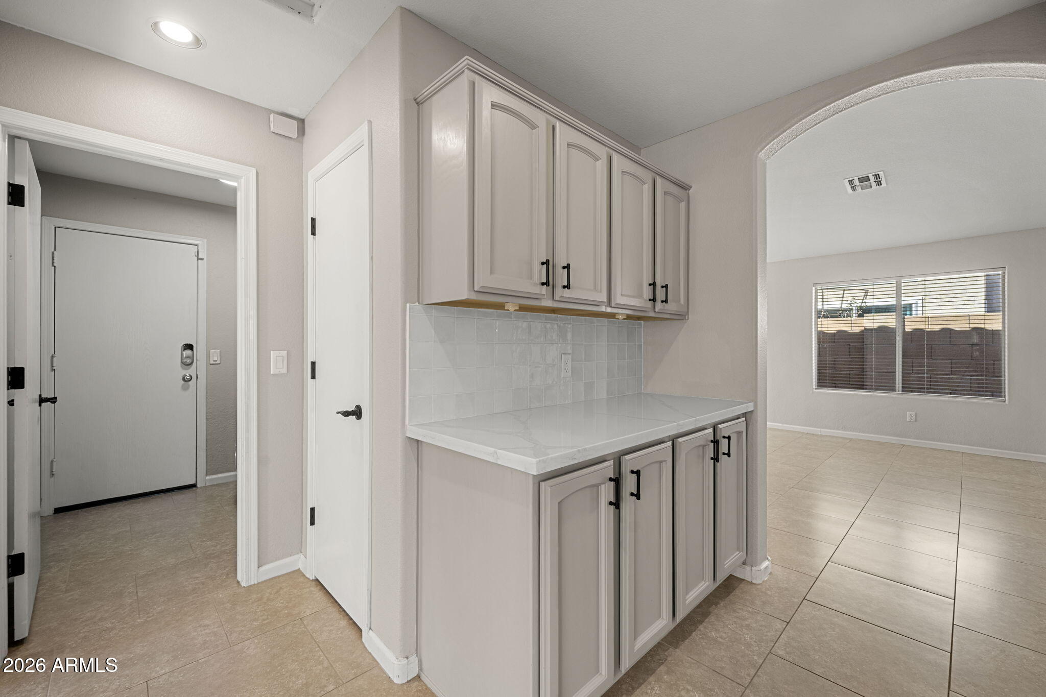 2040 E ANGELA Drive