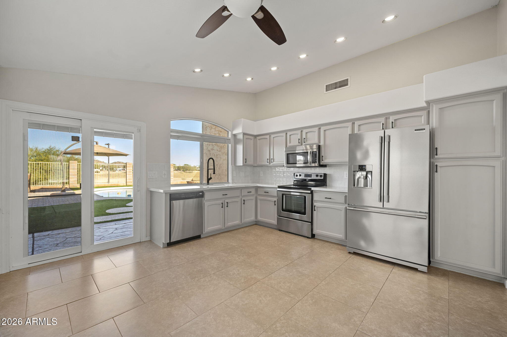 2040 E ANGELA Drive