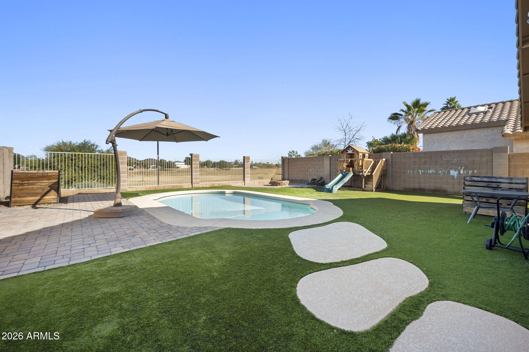 2040 E ANGELA Drive