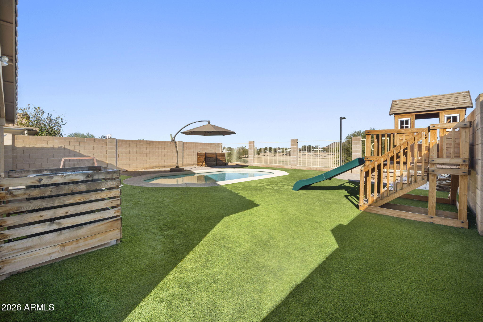 2040 E ANGELA Drive