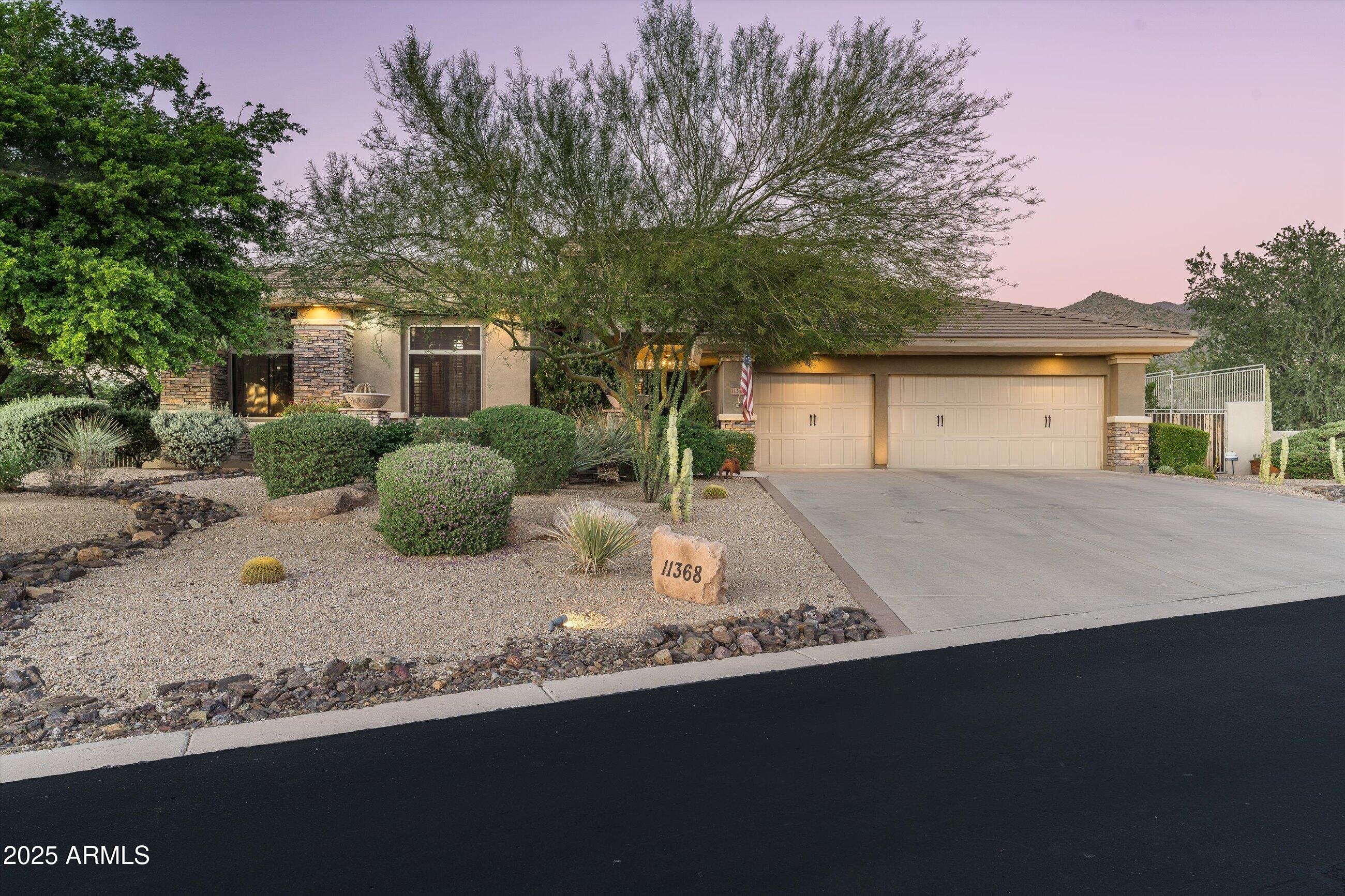 11368 E WINCHCOMB Drive