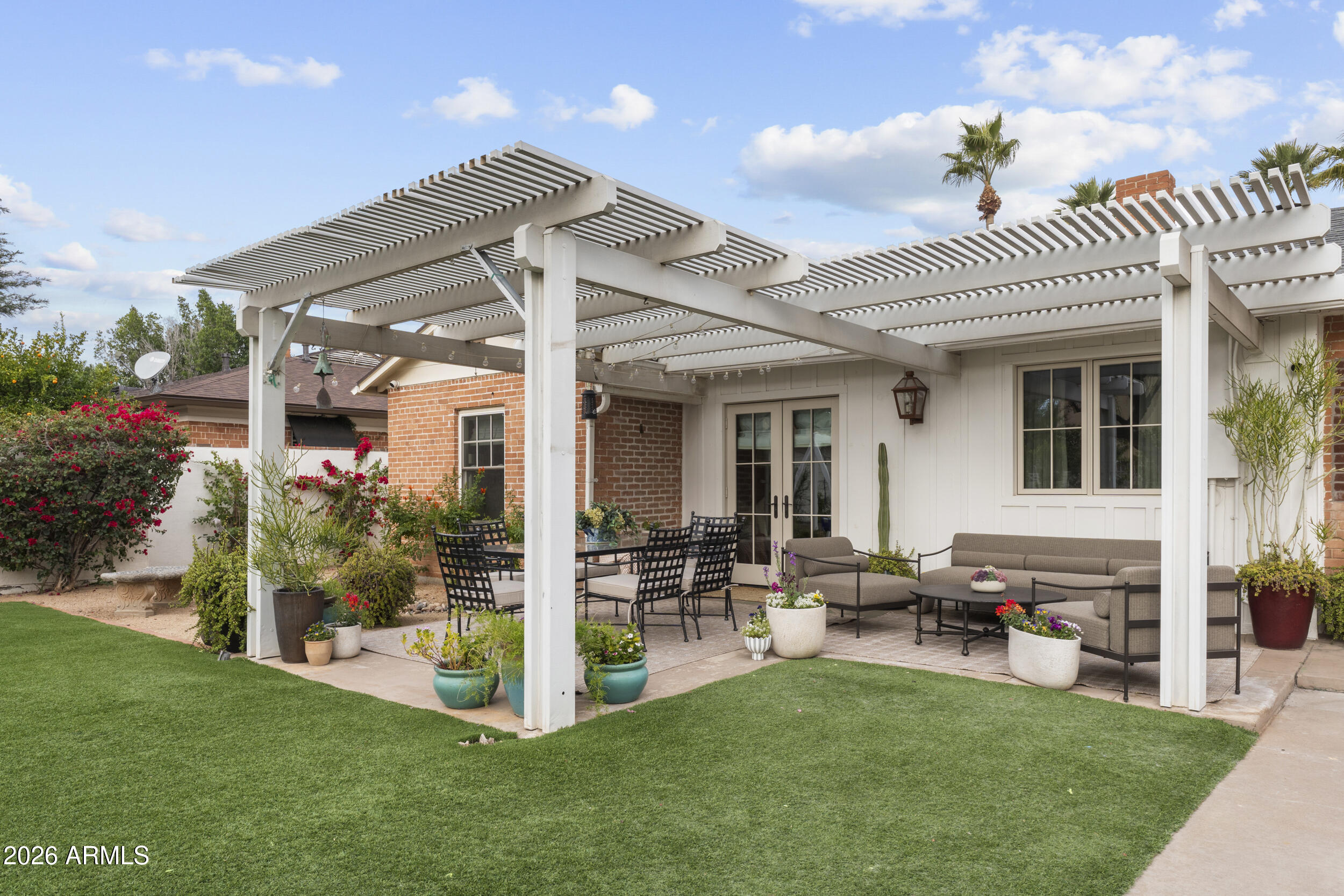 317 W ENCANTO Boulevard