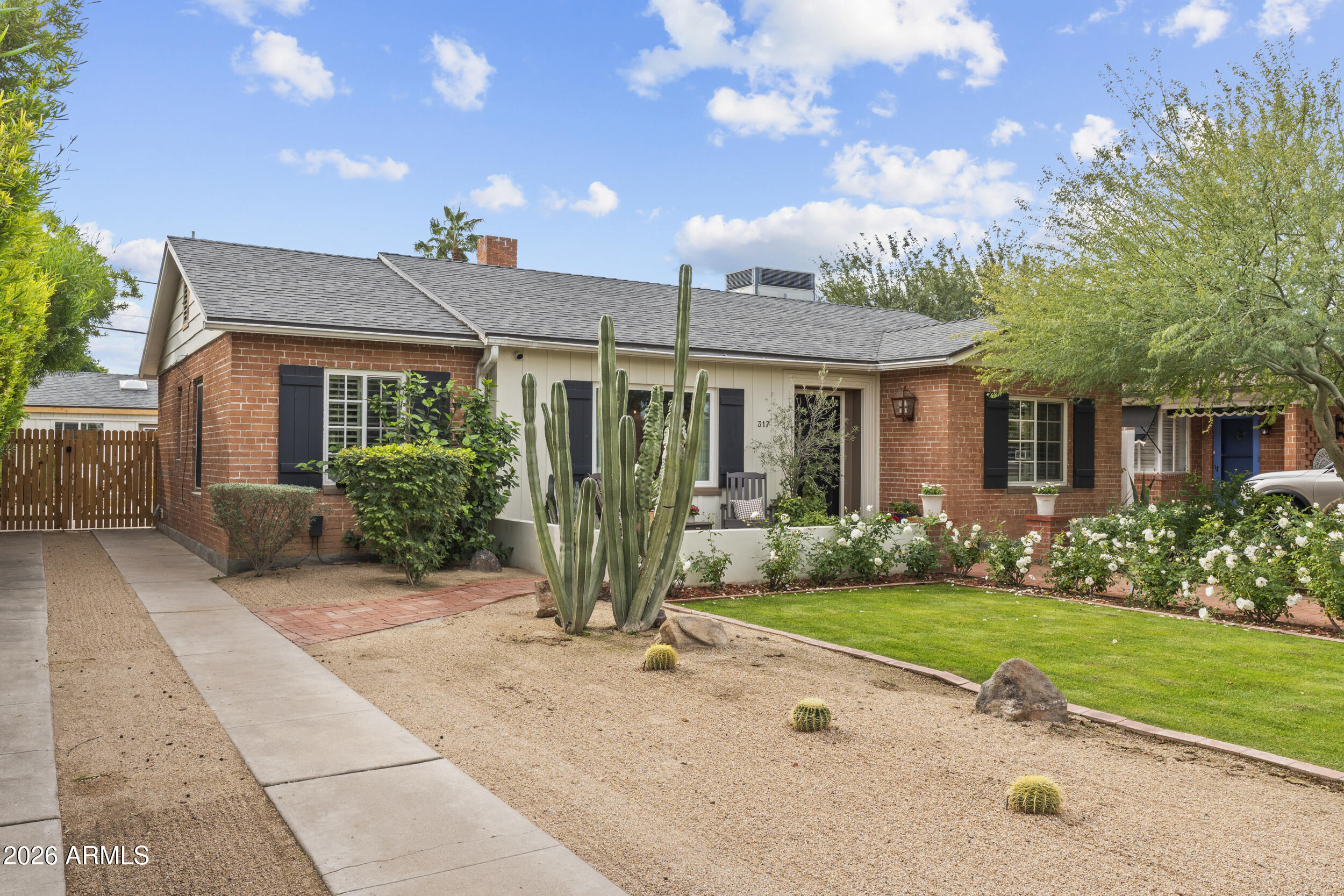 317 W ENCANTO Boulevard