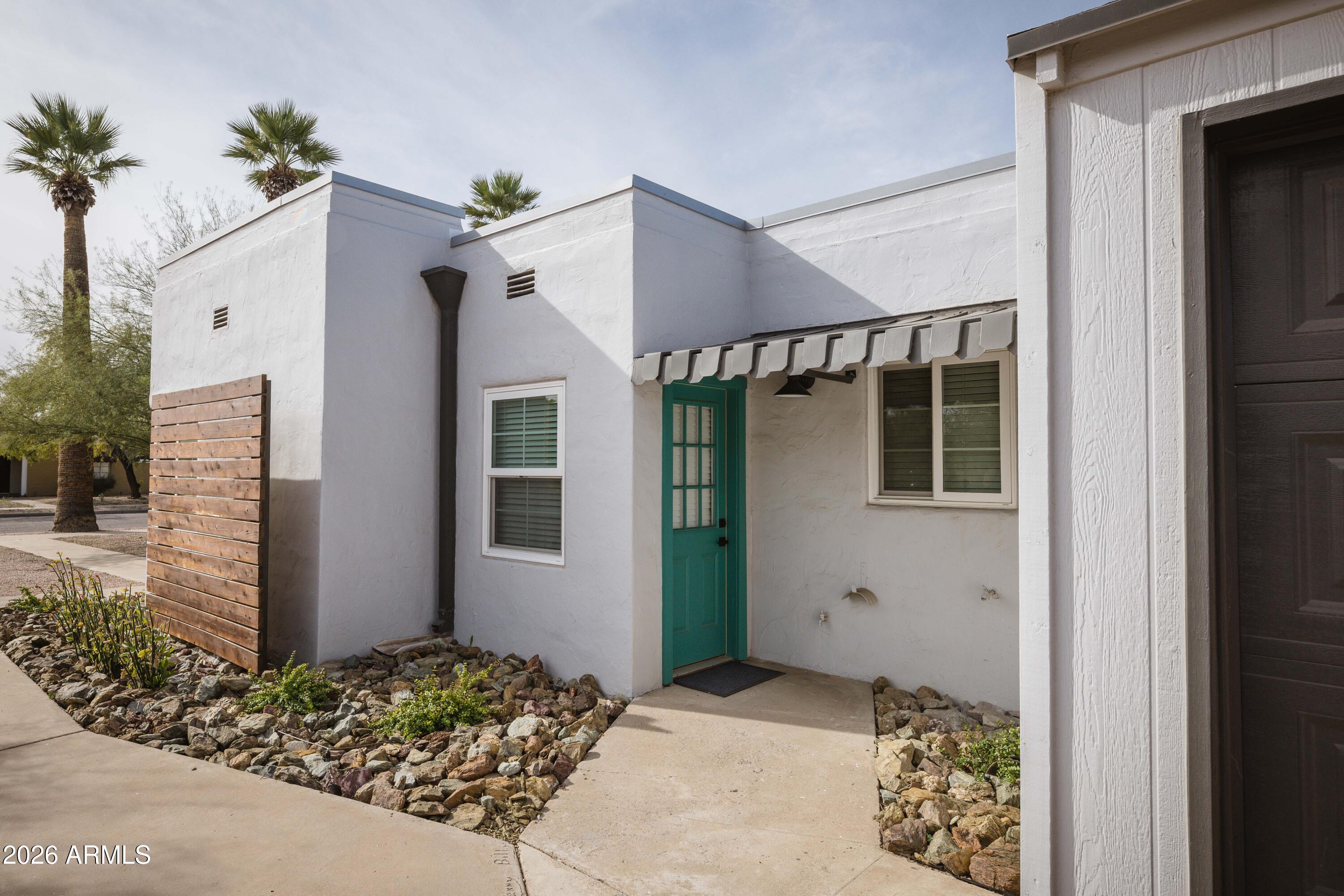 1346 E PALM Lane