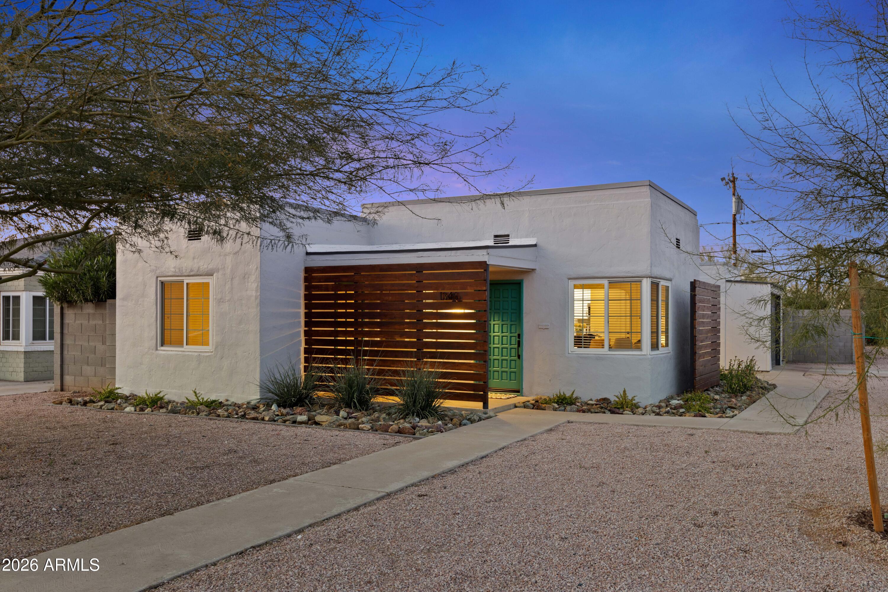 1346 E PALM Lane