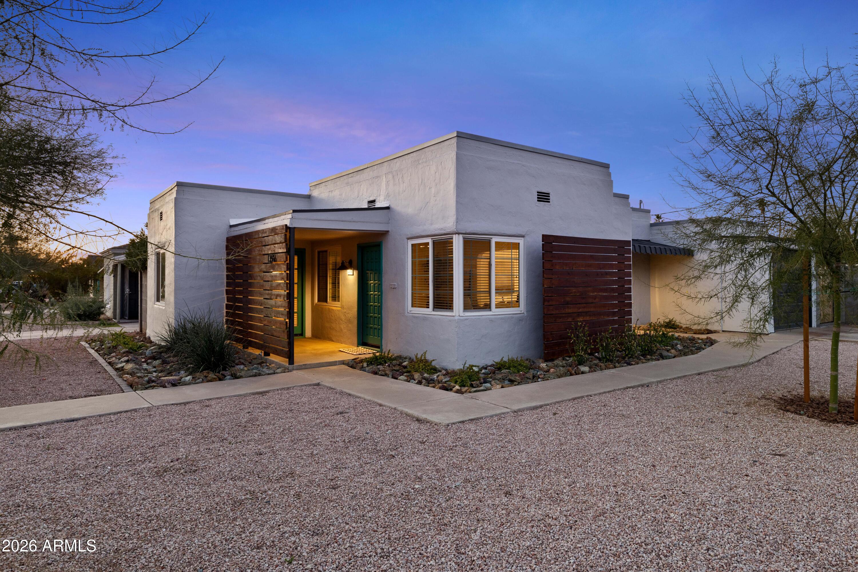 1346 E PALM Lane