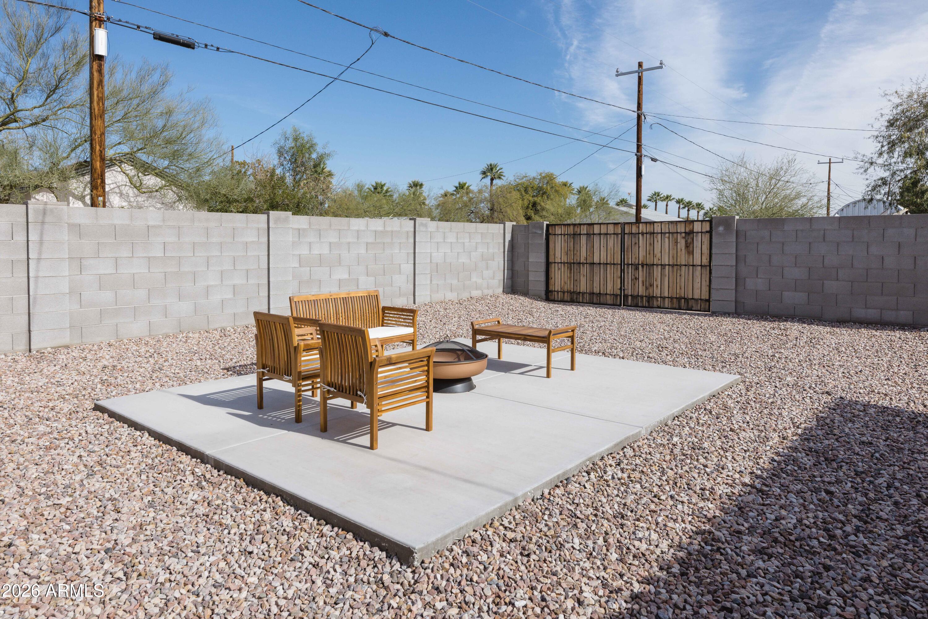 1346 E PALM Lane