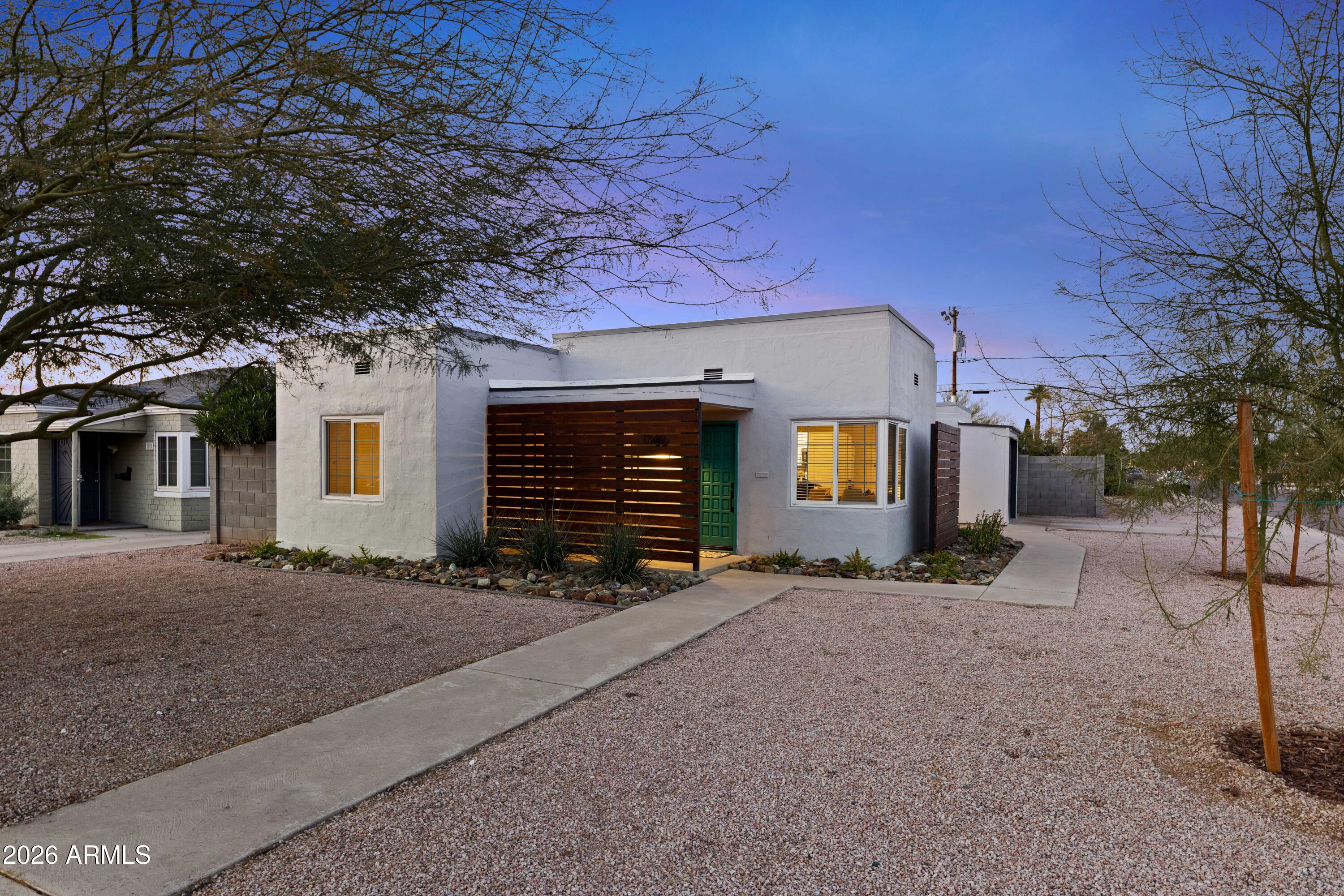 1346 E PALM Lane