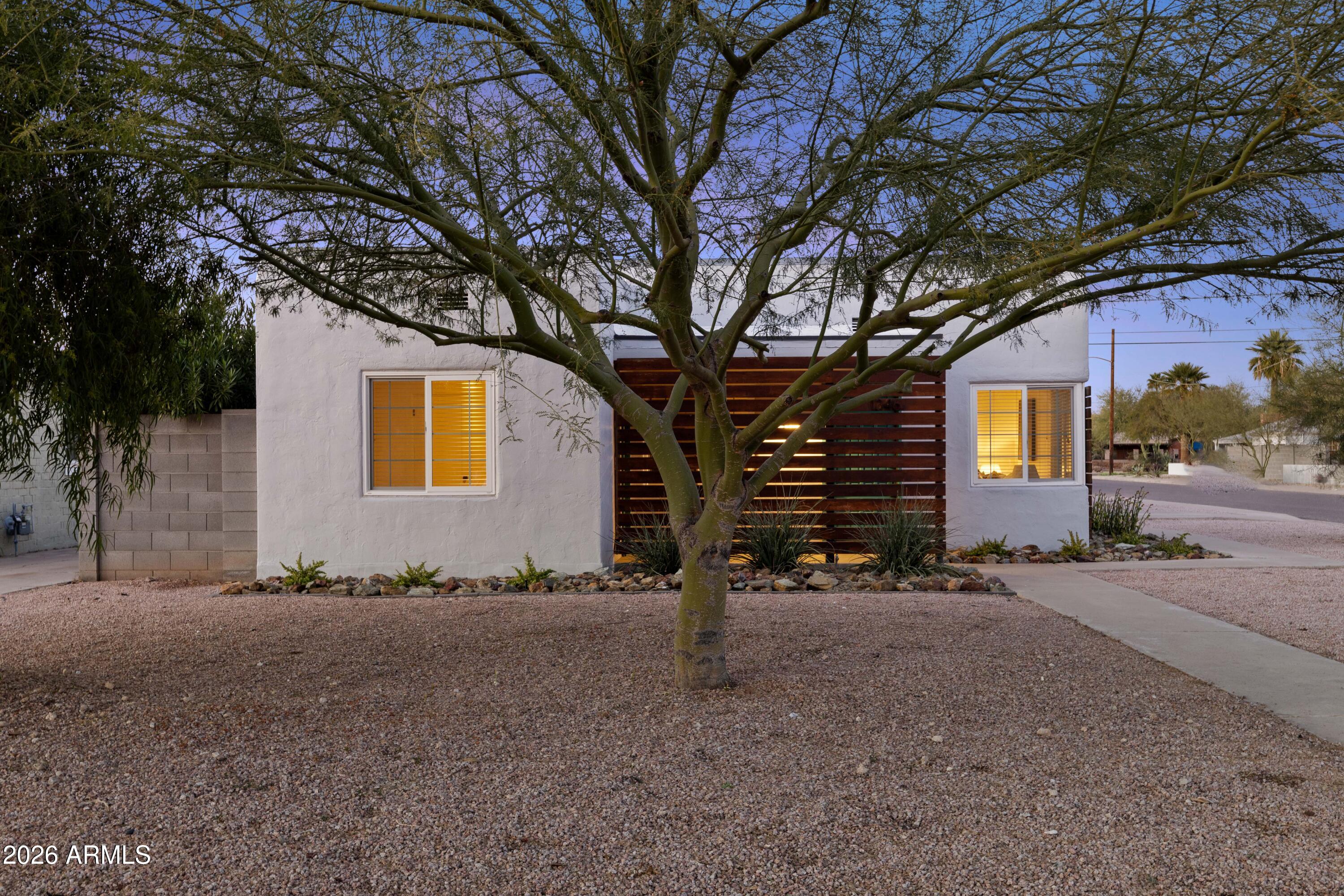1346 E PALM Lane