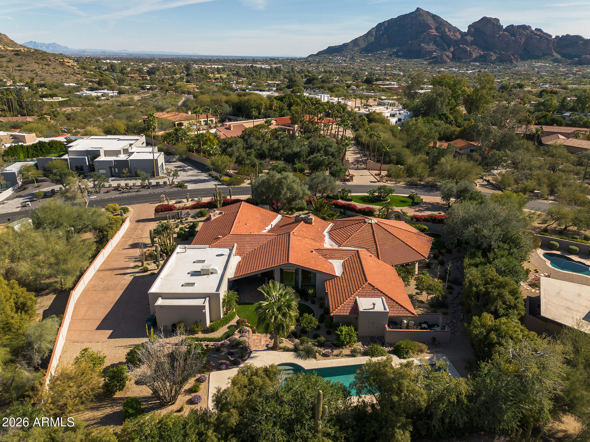 7224 N LAKESIDE Lane