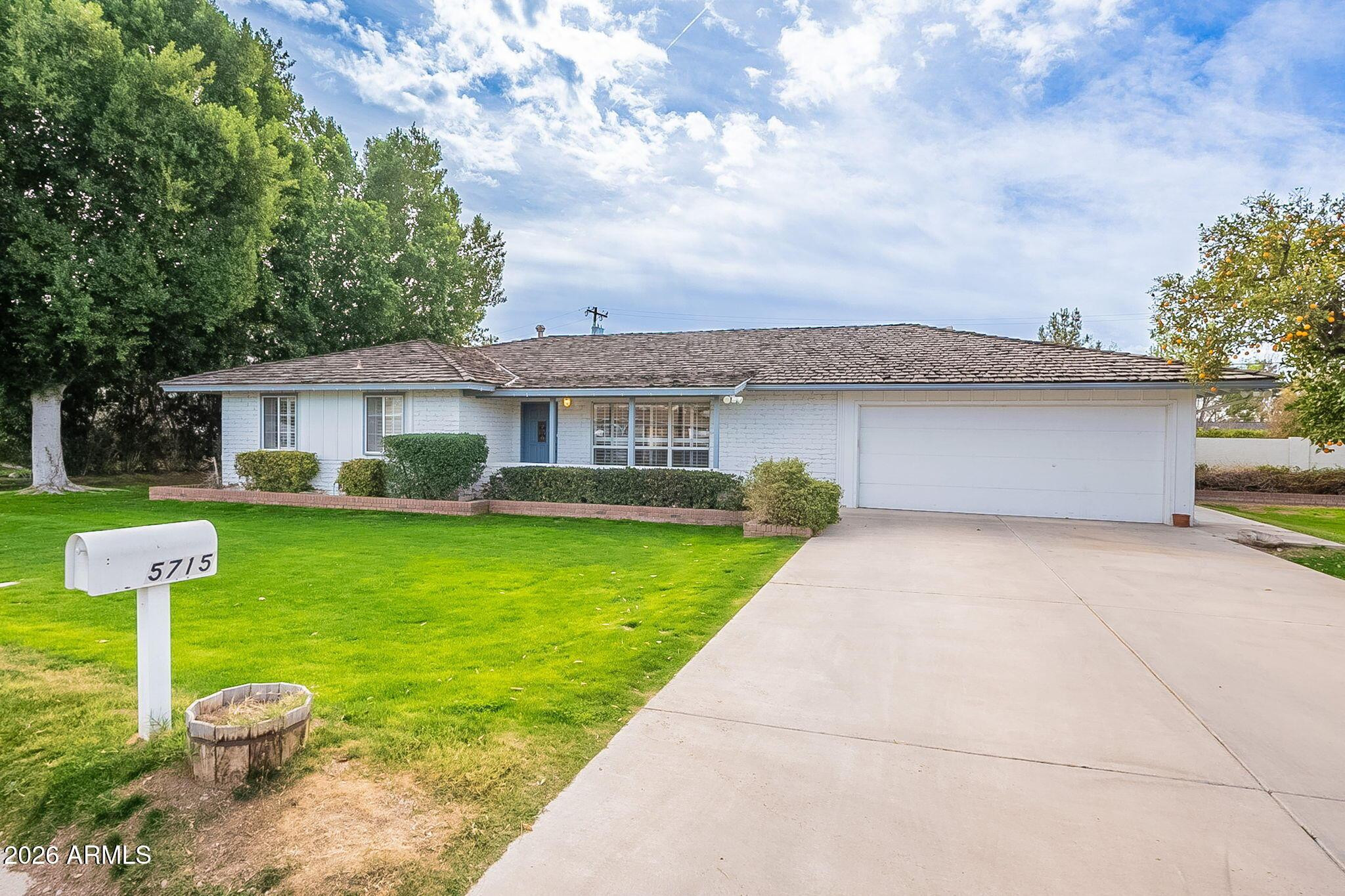 5715 E Calle Del Paisano