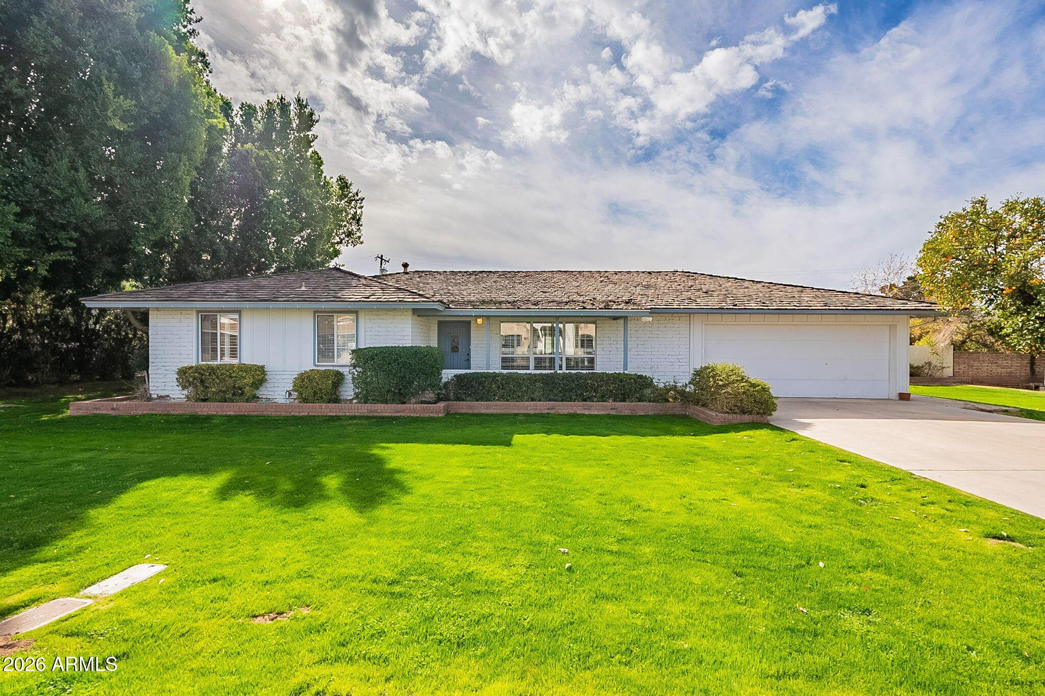 5715 E Calle Del Paisano
