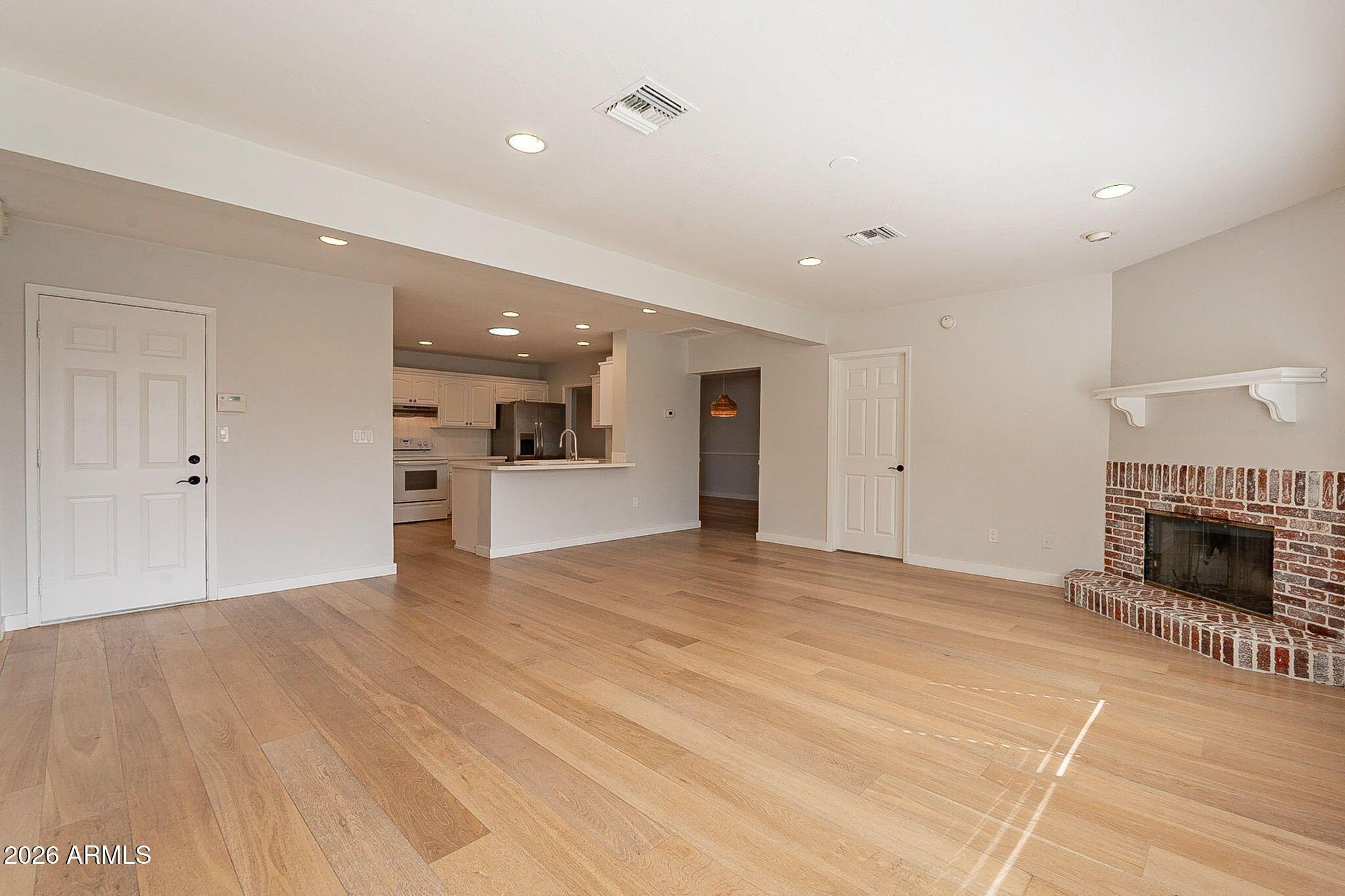 5715 E Calle Del Paisano