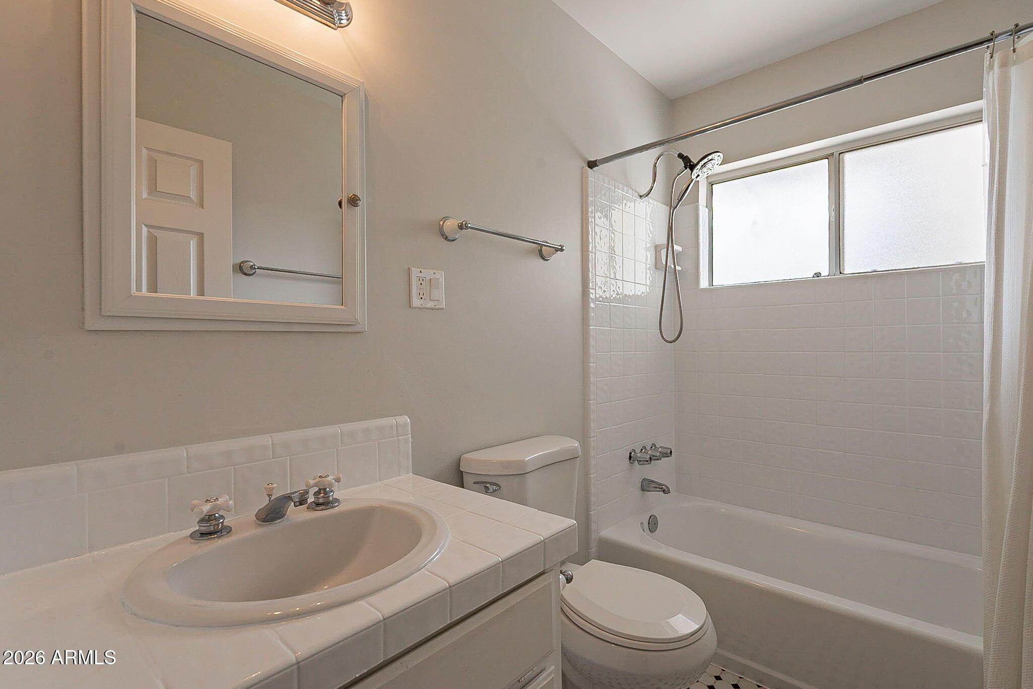 5715 E Calle Del Paisano