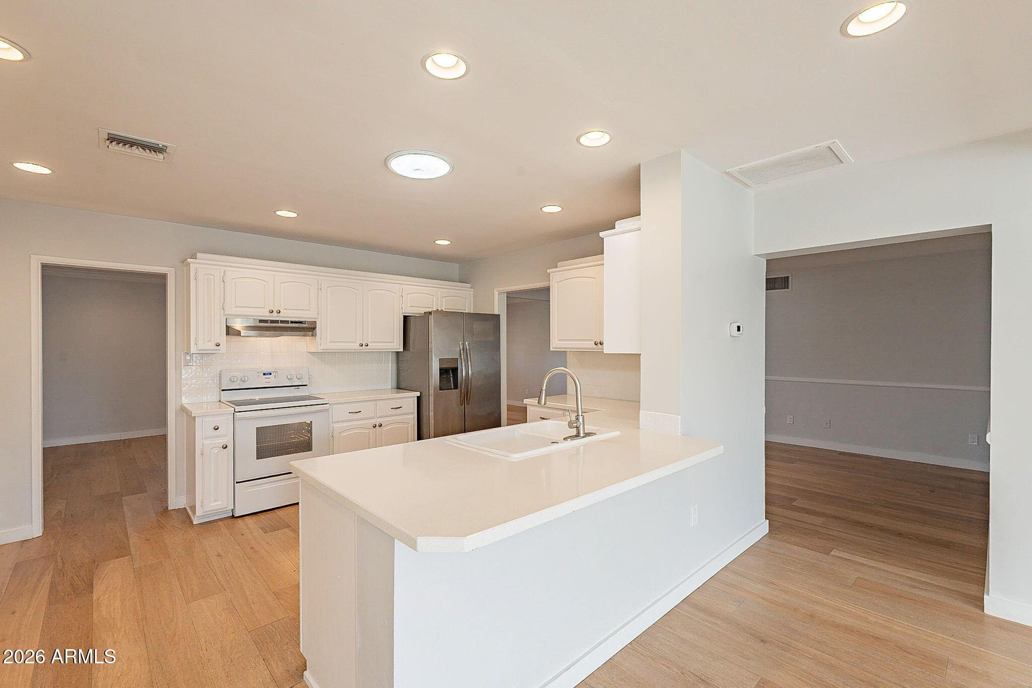 5715 E Calle Del Paisano