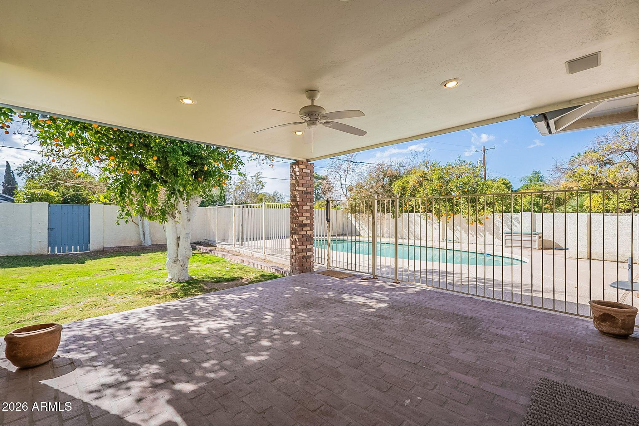 5715 E Calle Del Paisano