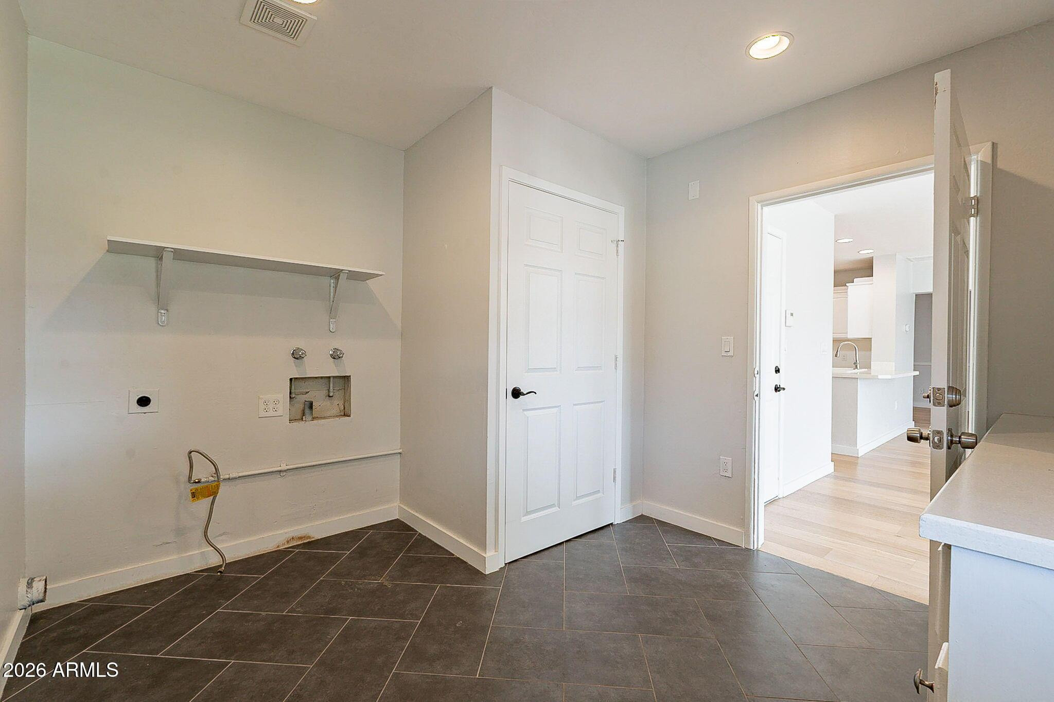 5715 E Calle Del Paisano