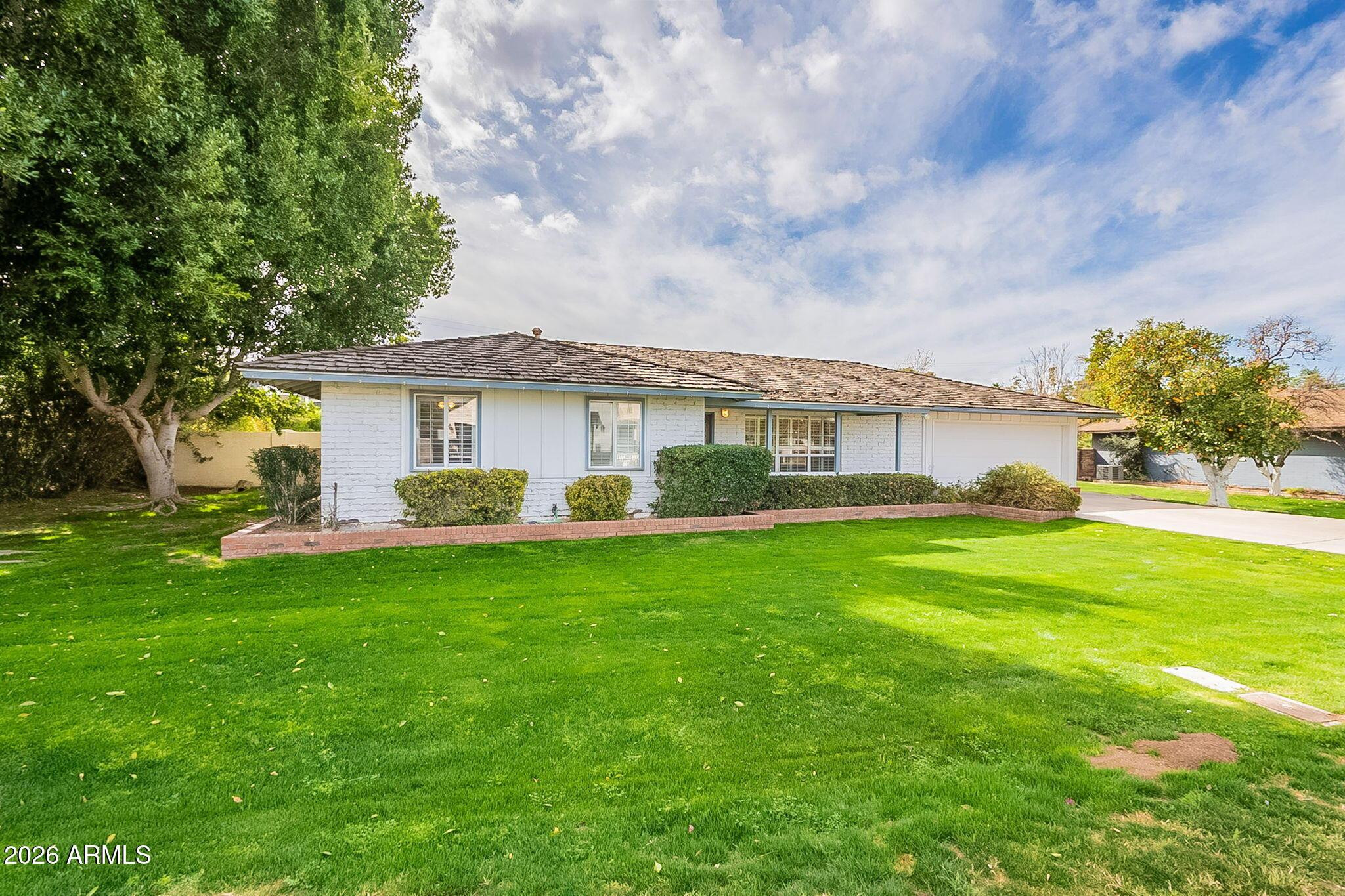 5715 E Calle Del Paisano