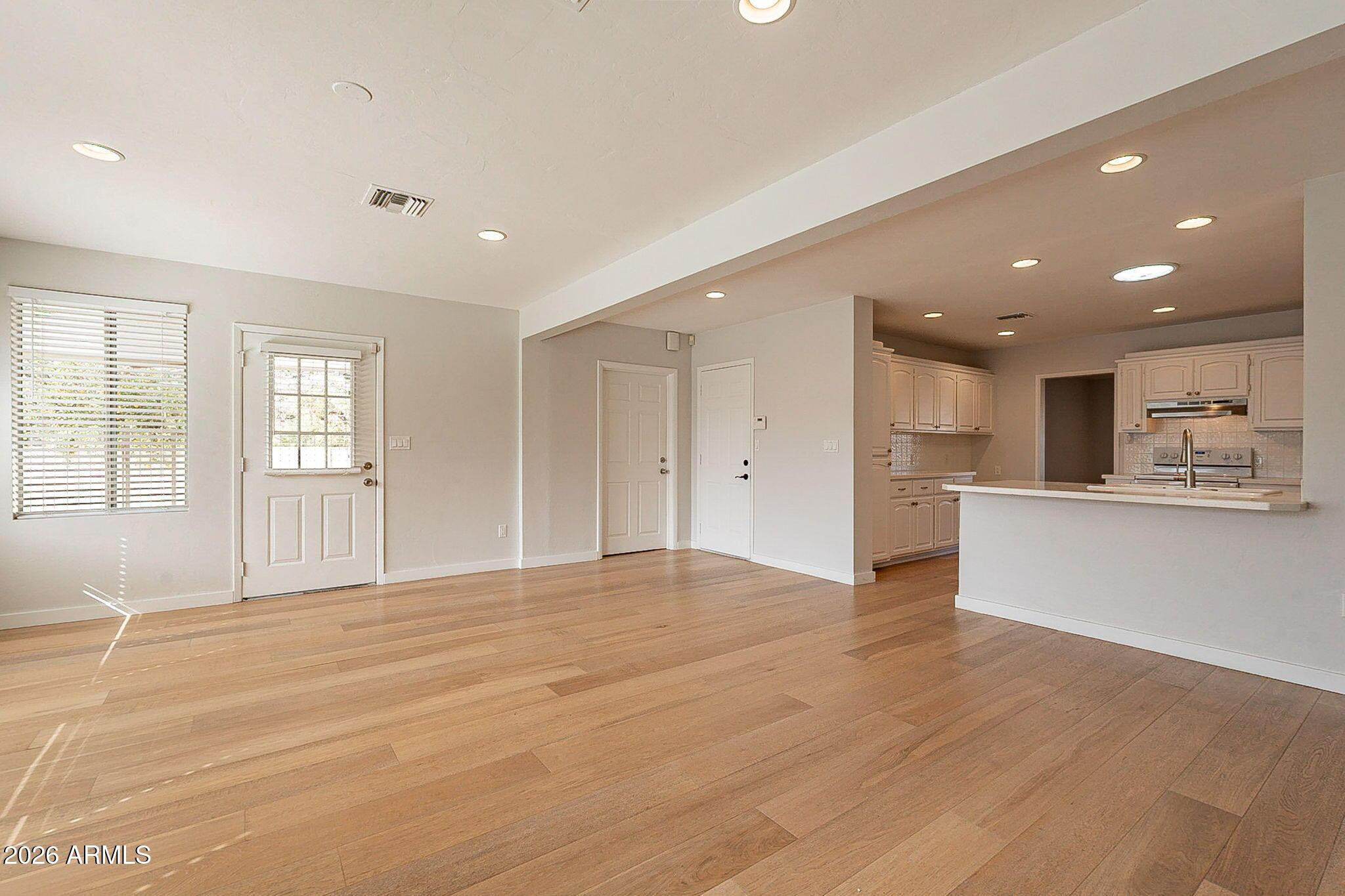 5715 E Calle Del Paisano