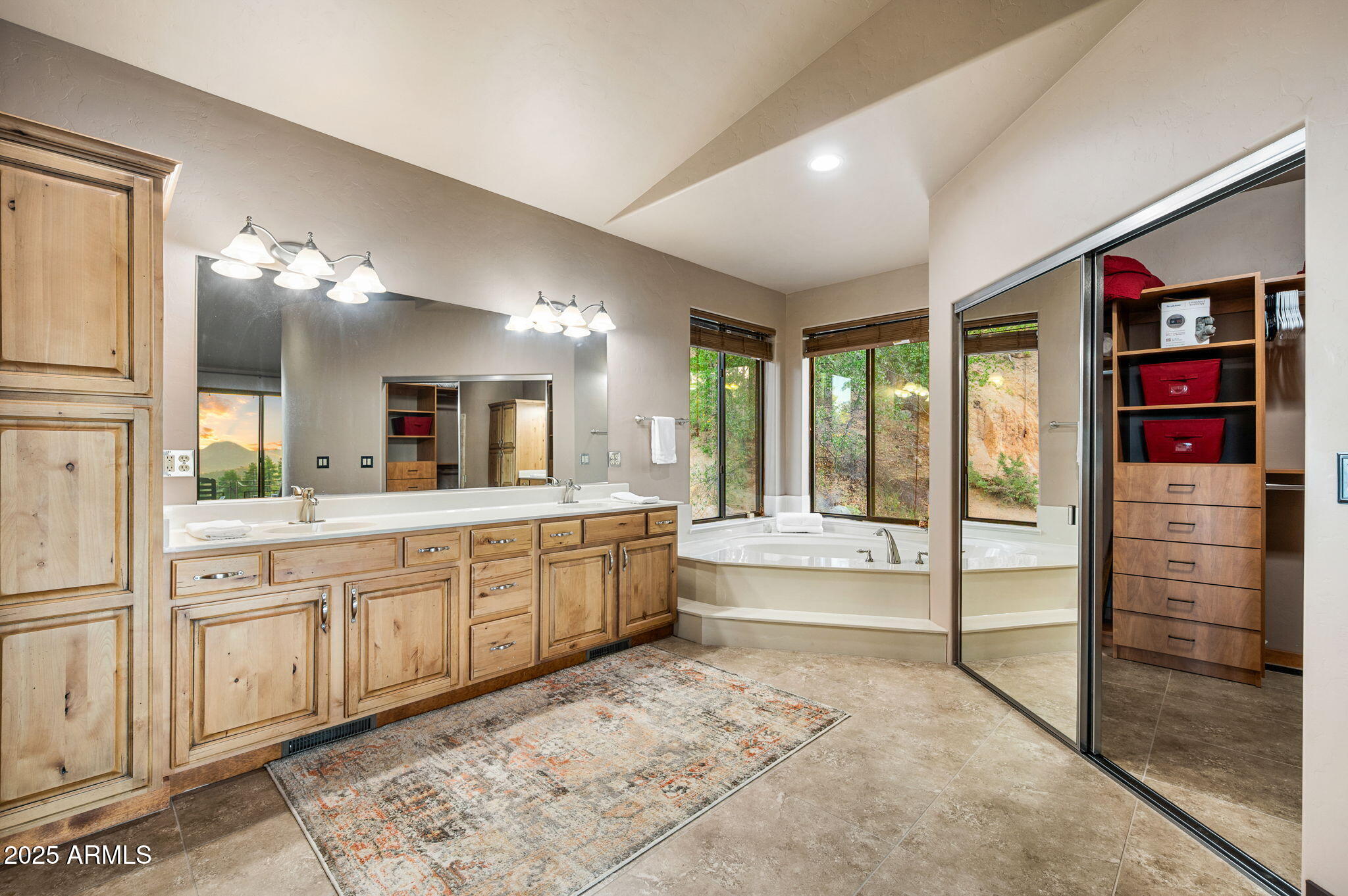 2700 W BUTTERFLY Ridge
