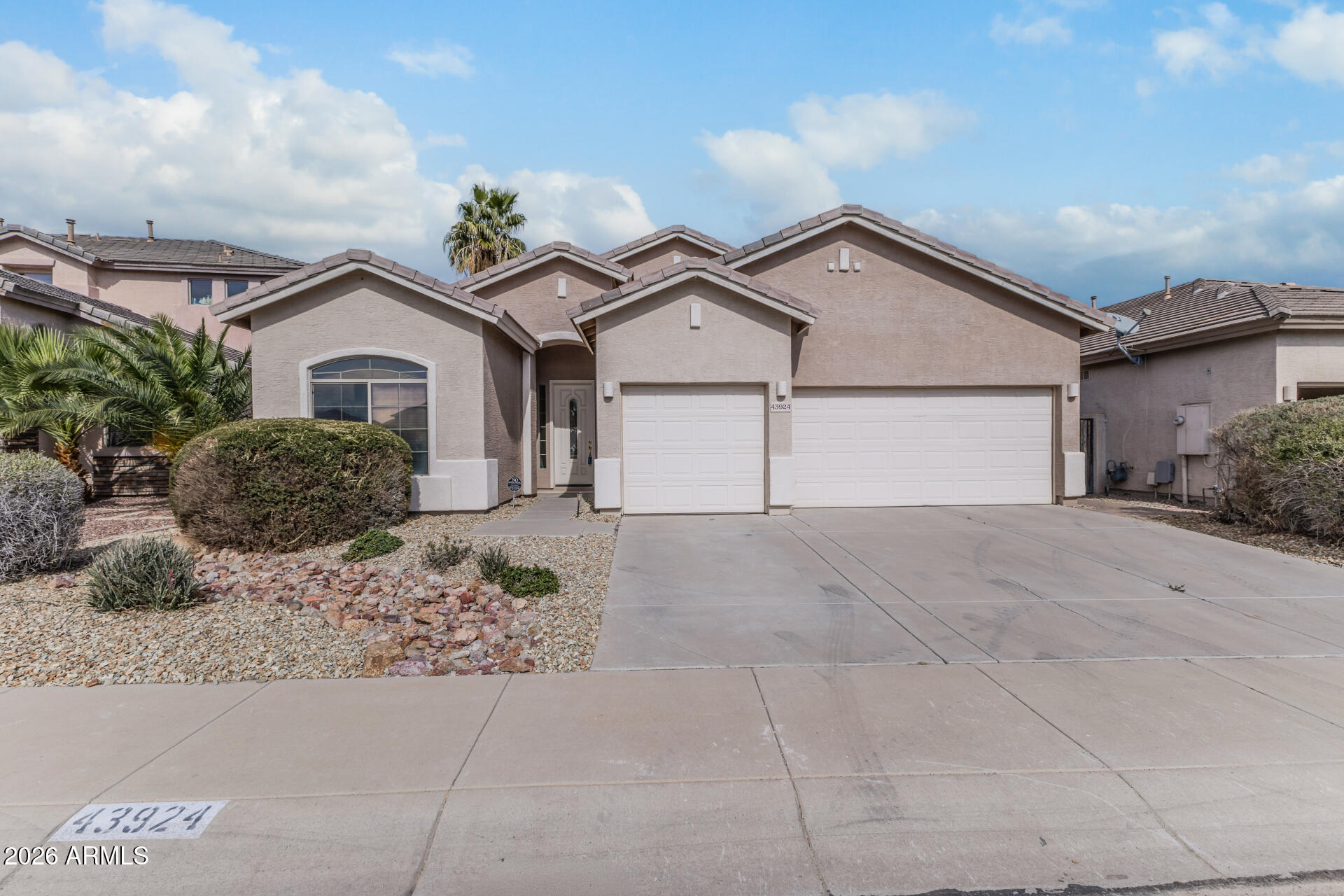 43924 W MCCLELLAND Drive