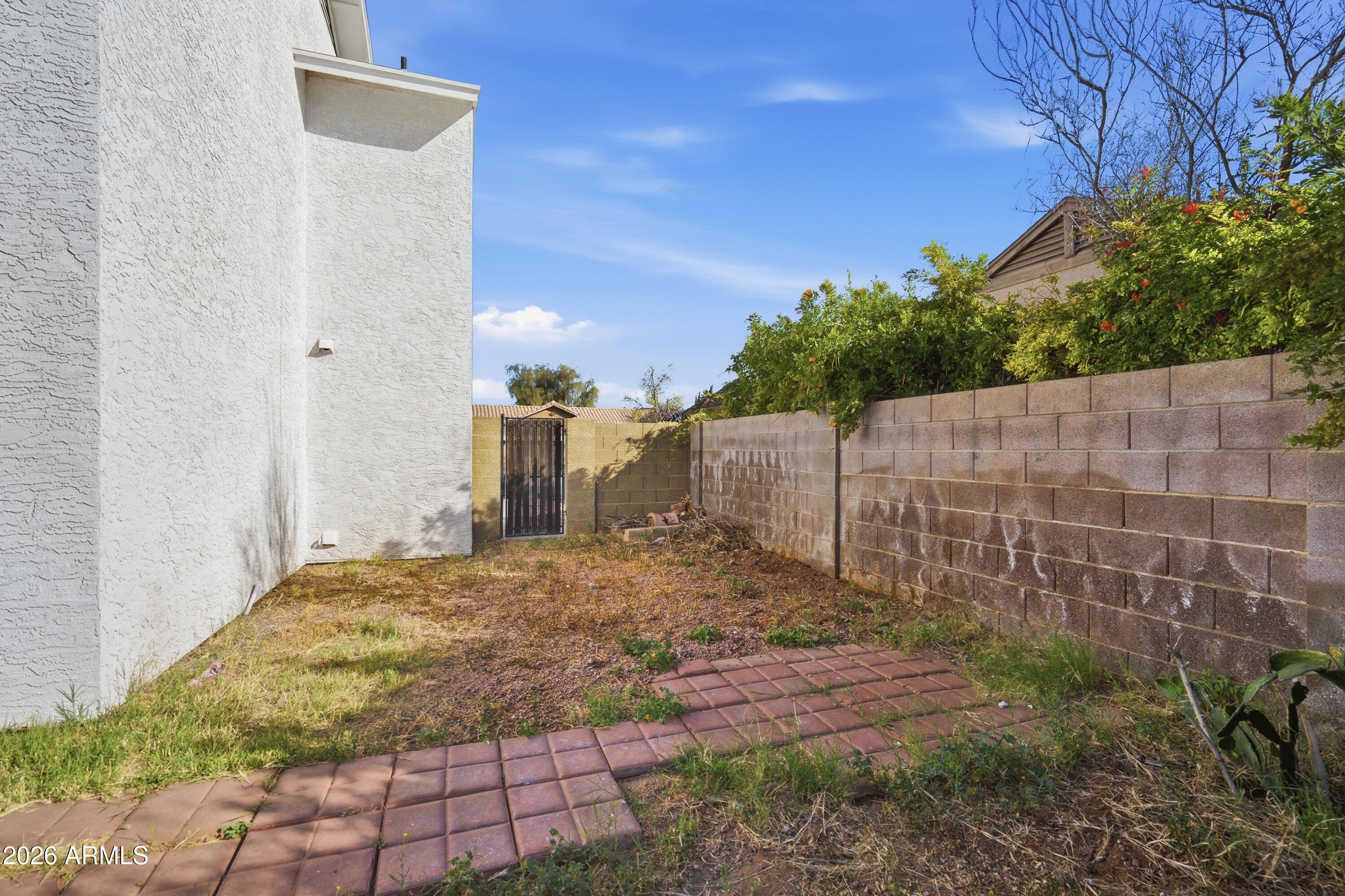 5729 W BUTLER Drive