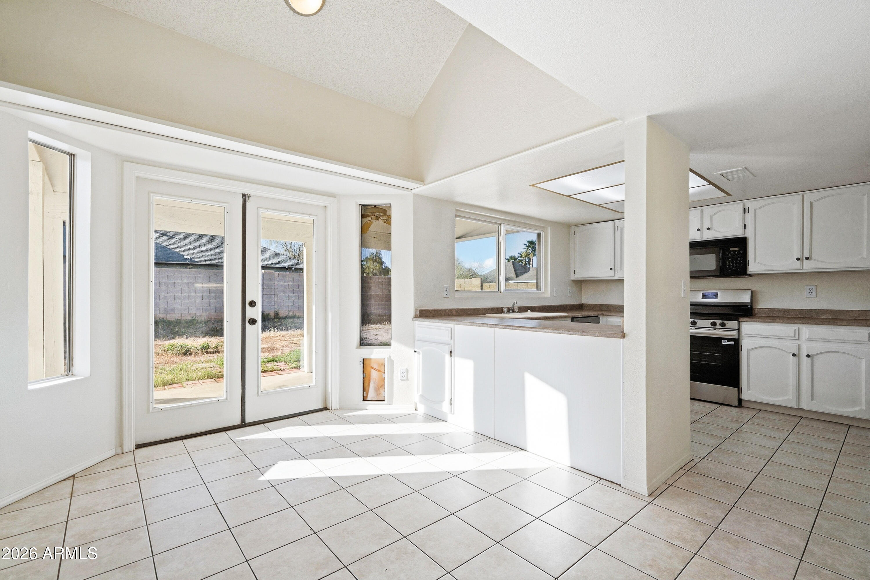 5729 W BUTLER Drive