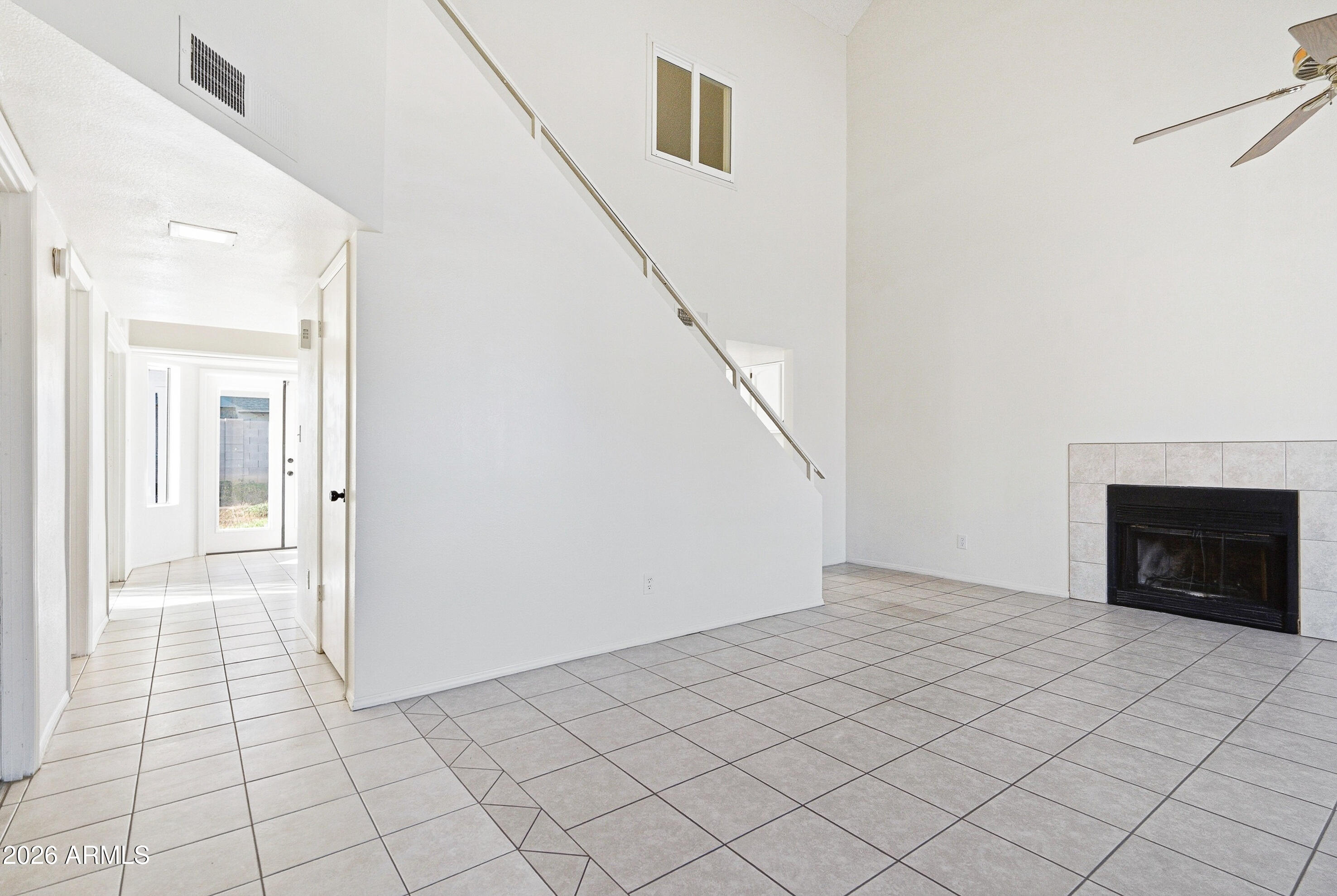 5729 W BUTLER Drive