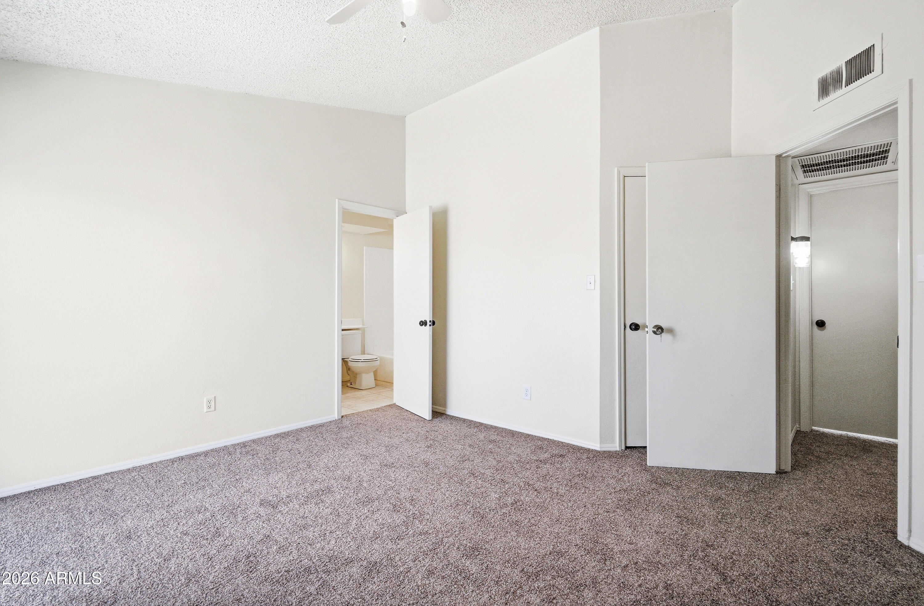 5729 W BUTLER Drive