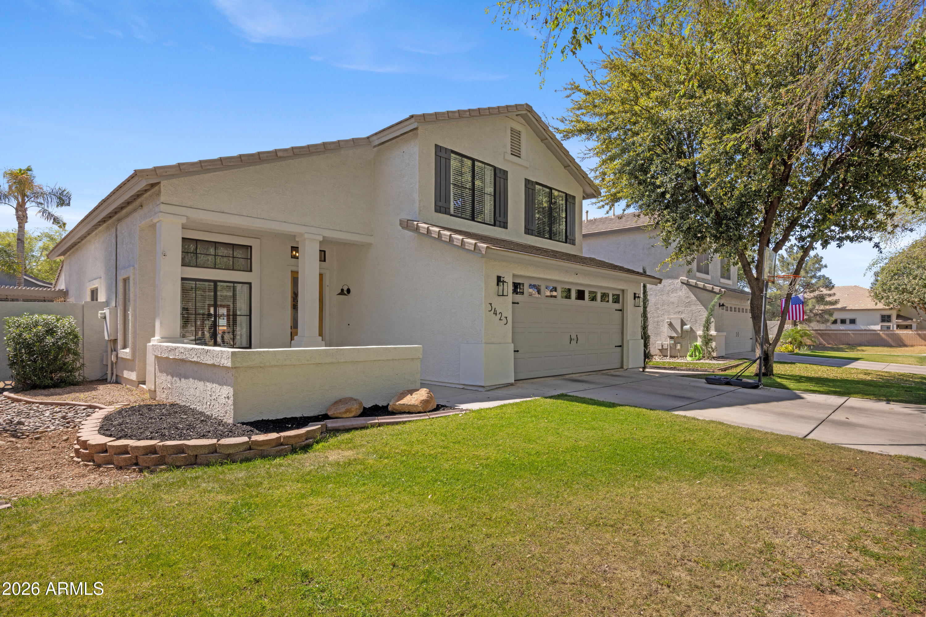 3423 E LINDA Lane