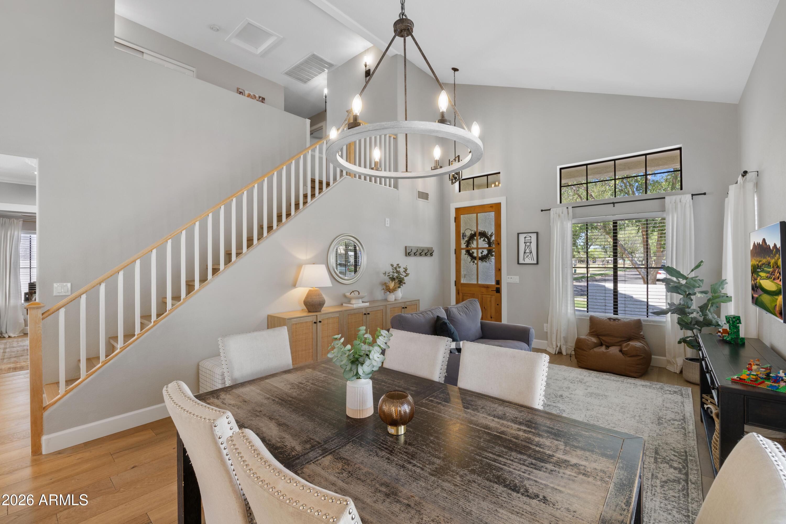 3423 E LINDA Lane