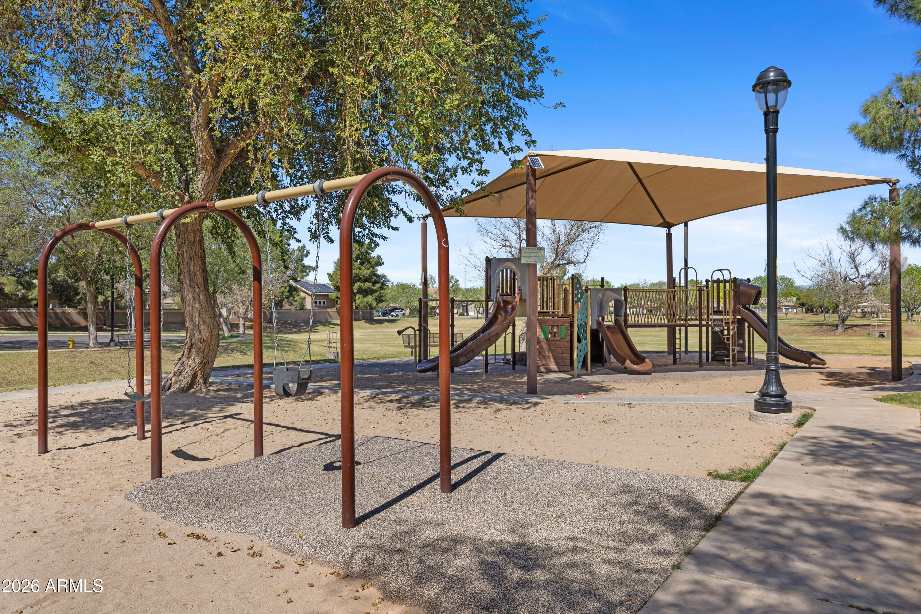 3423 E LINDA Lane