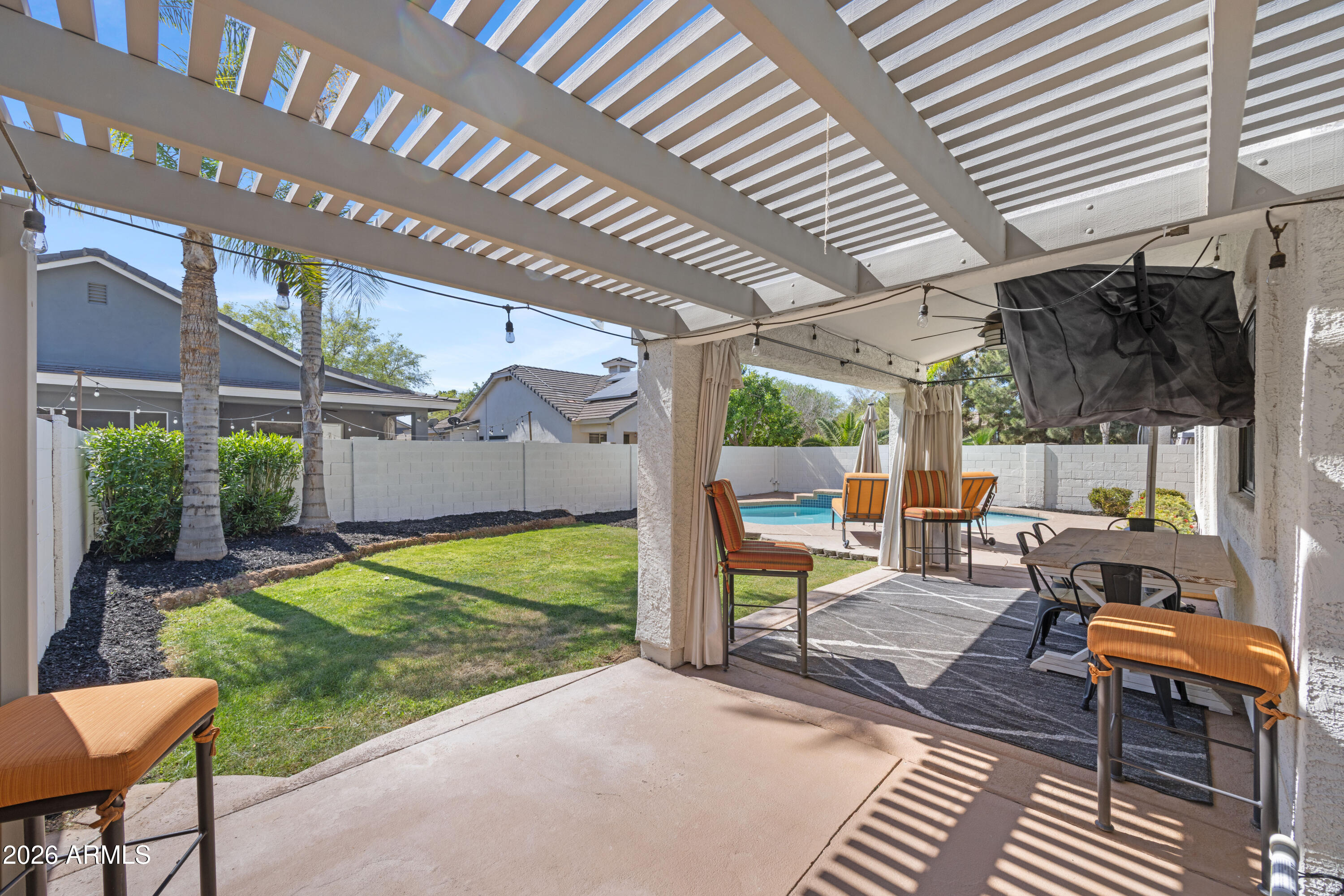 3423 E LINDA Lane