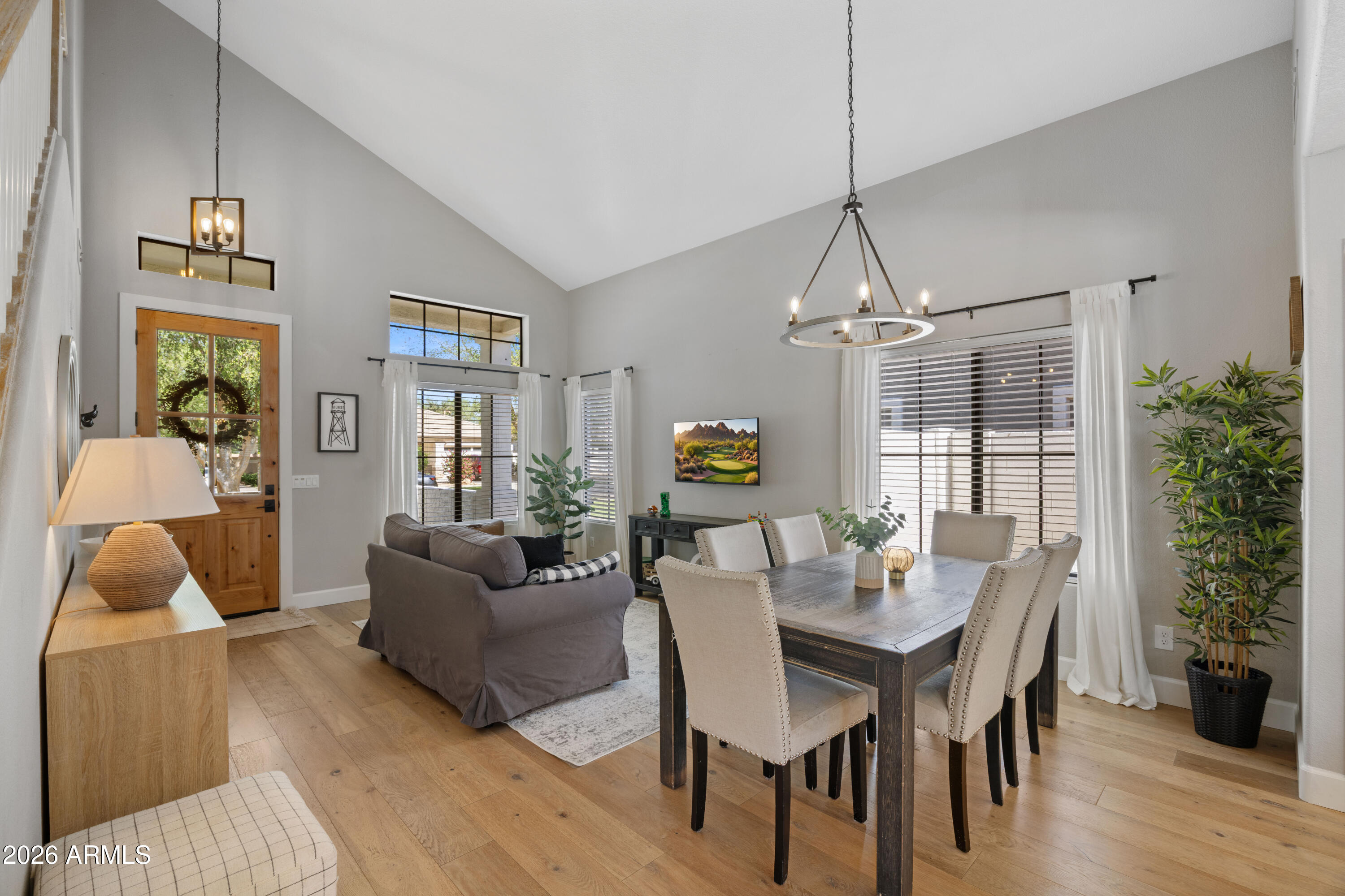 3423 E LINDA Lane