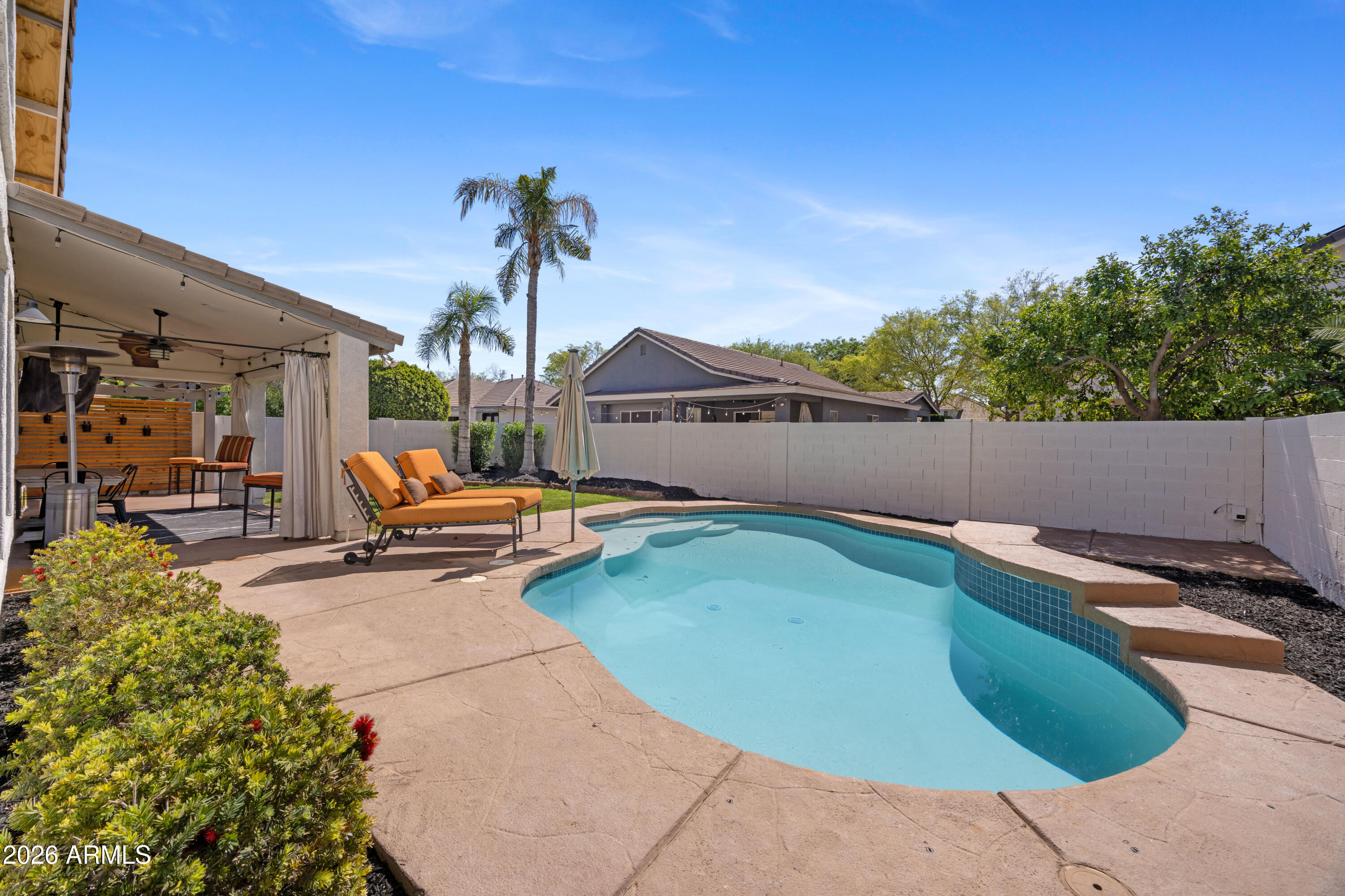 3423 E LINDA Lane