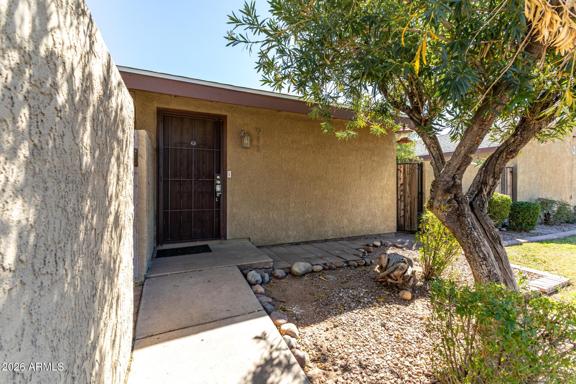 911 S Hacienda Drive