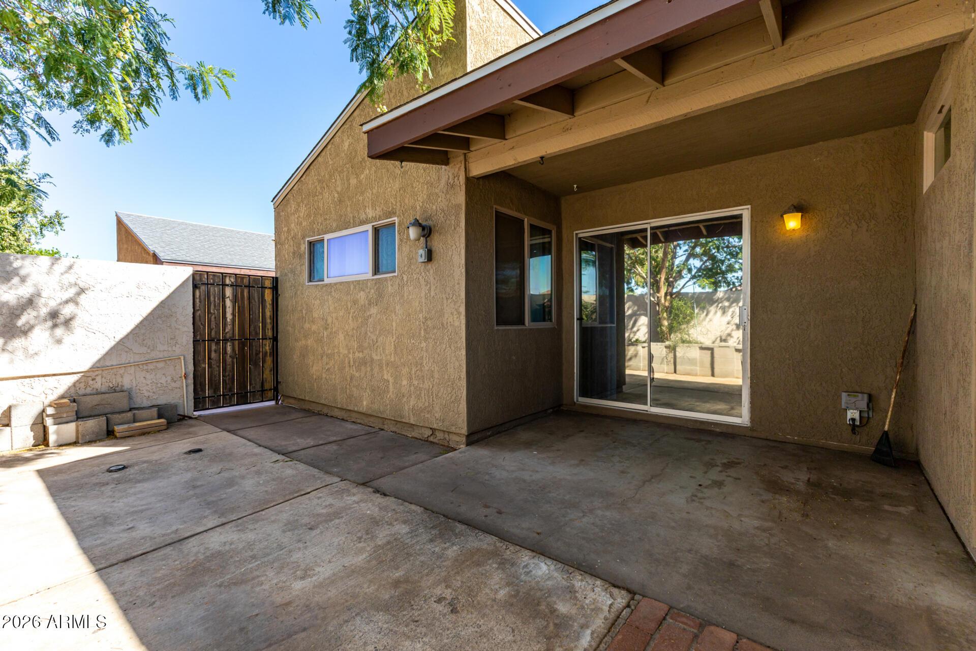 911 S Hacienda Drive