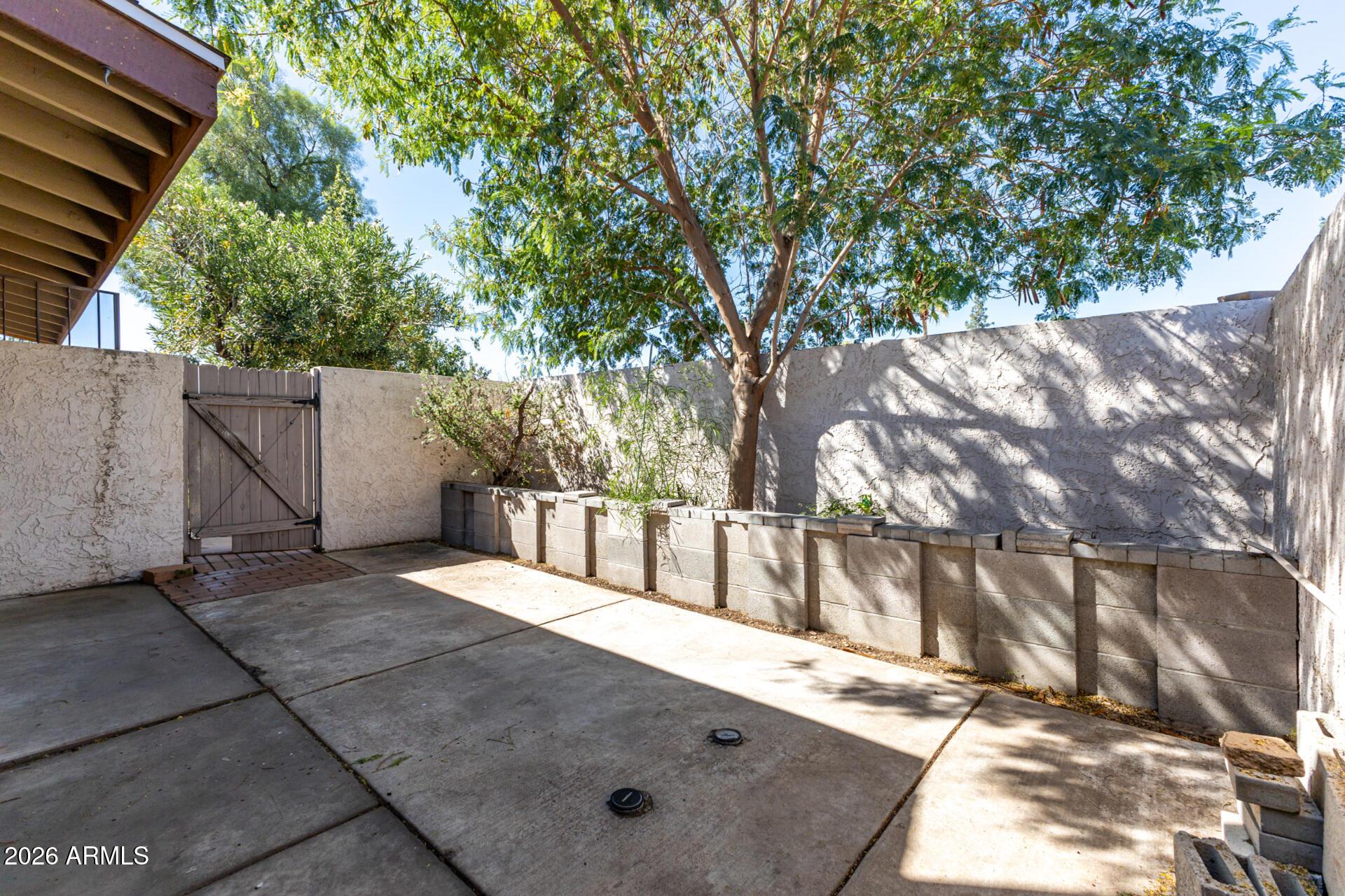 911 S Hacienda Drive