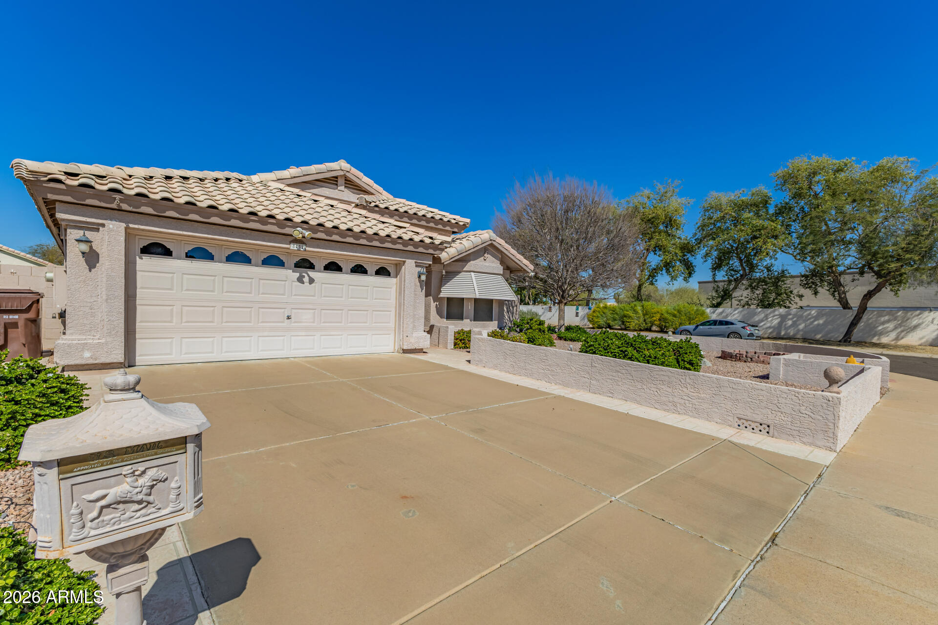 8432 W CHARTER OAK Road
