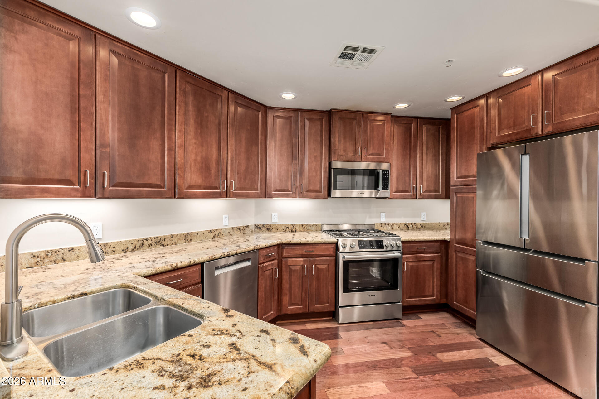 5450 E DEER VALLEY Drive 1214
