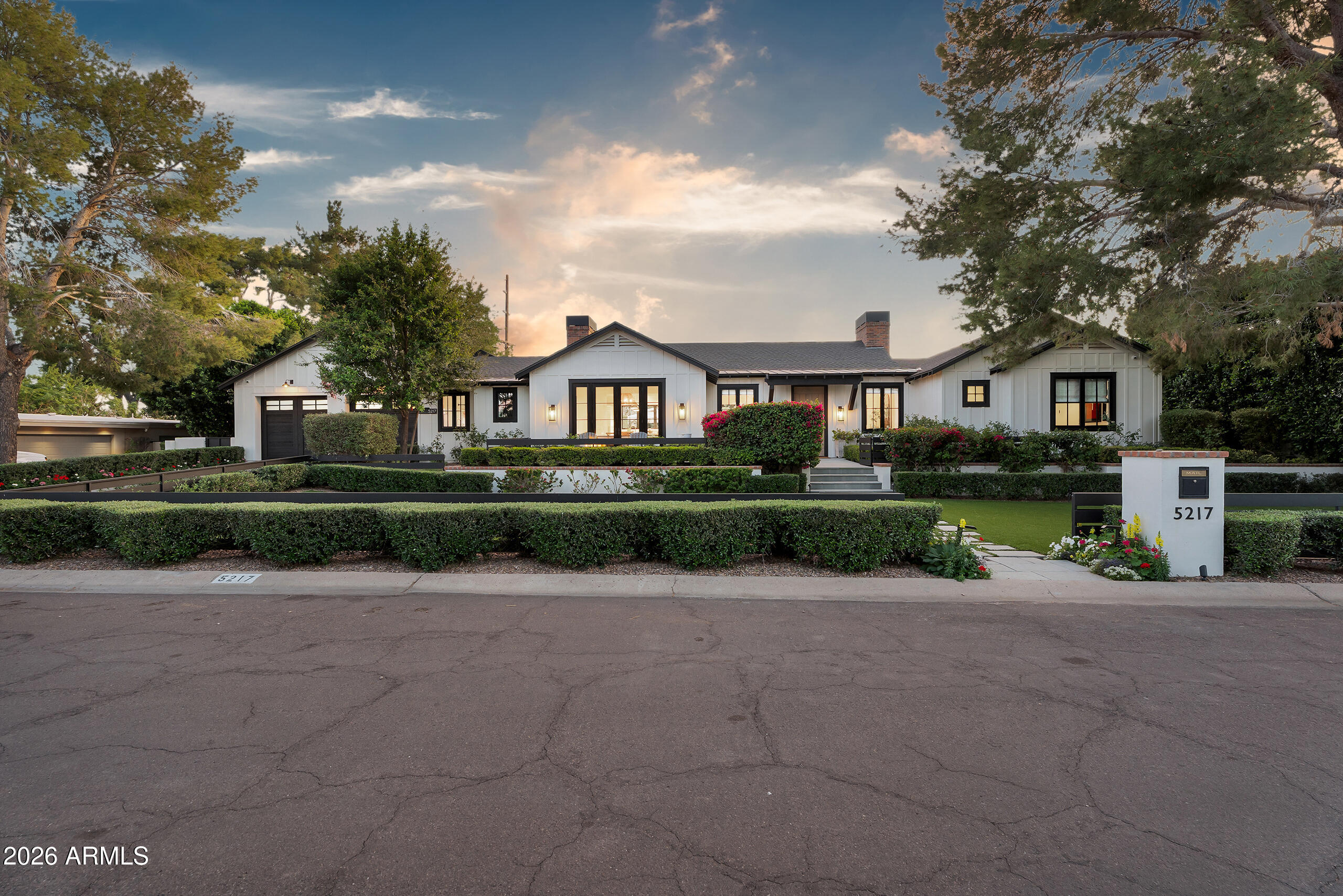 5217 E CALLE REDONDA