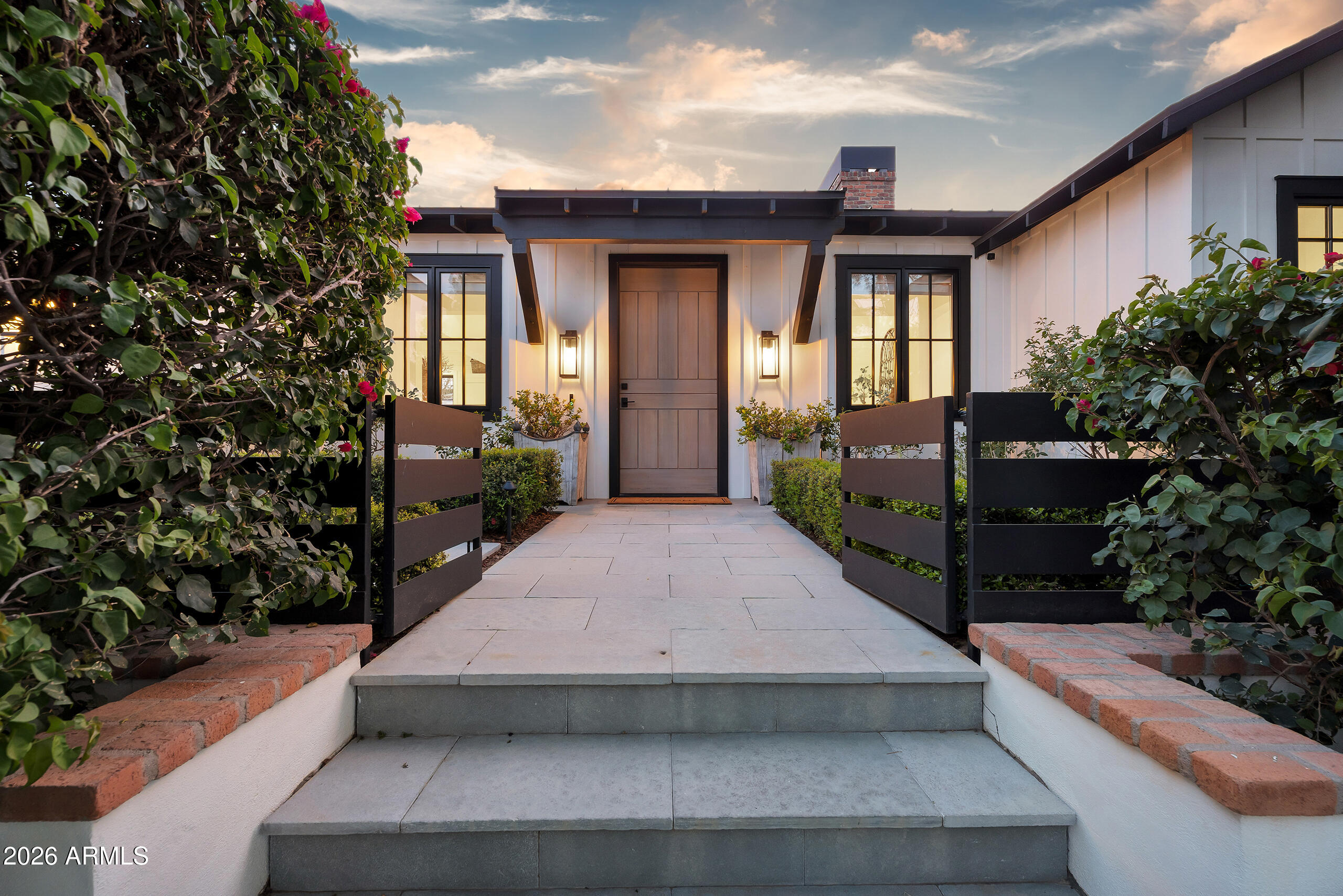 5217 E CALLE REDONDA