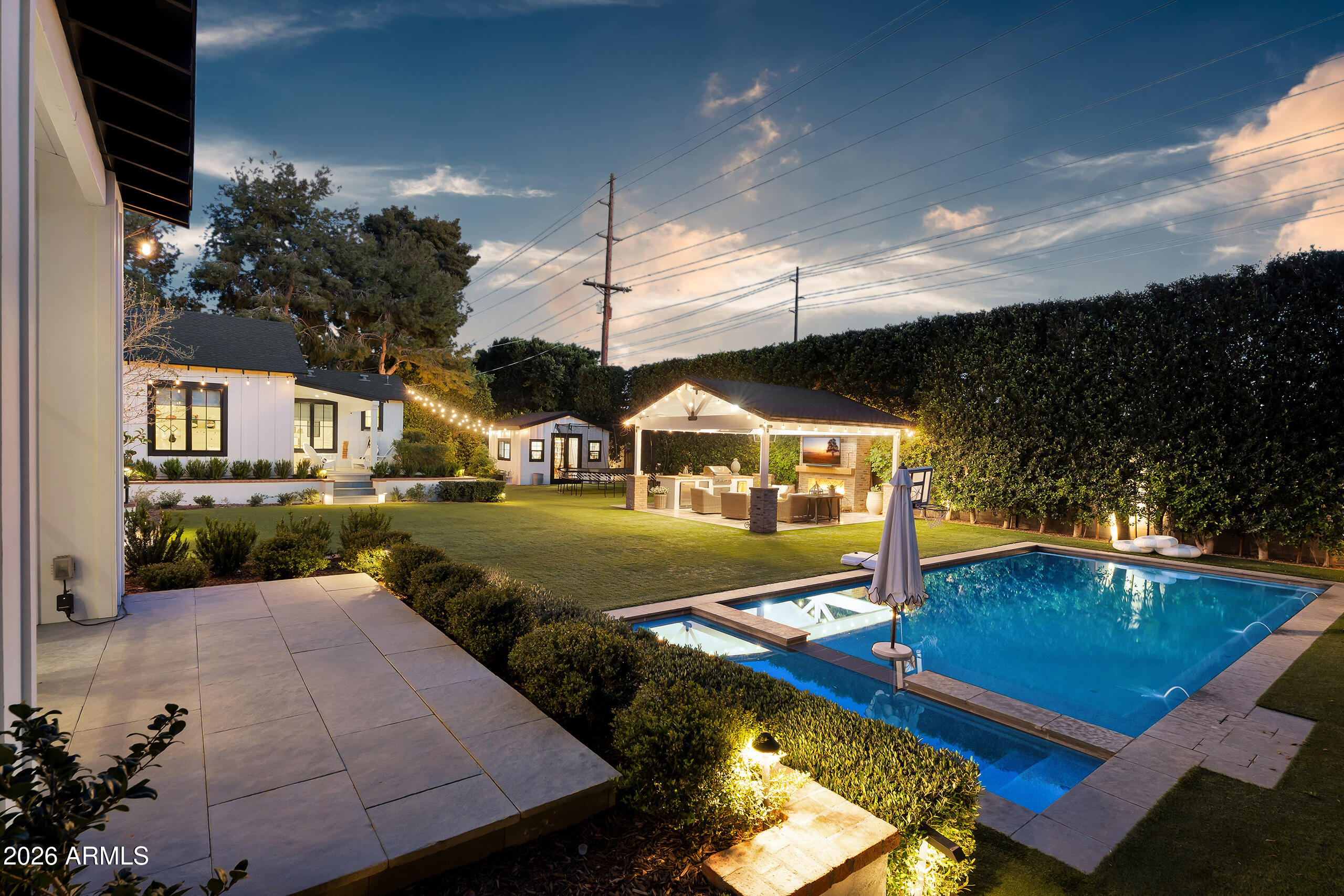 5217 E CALLE REDONDA