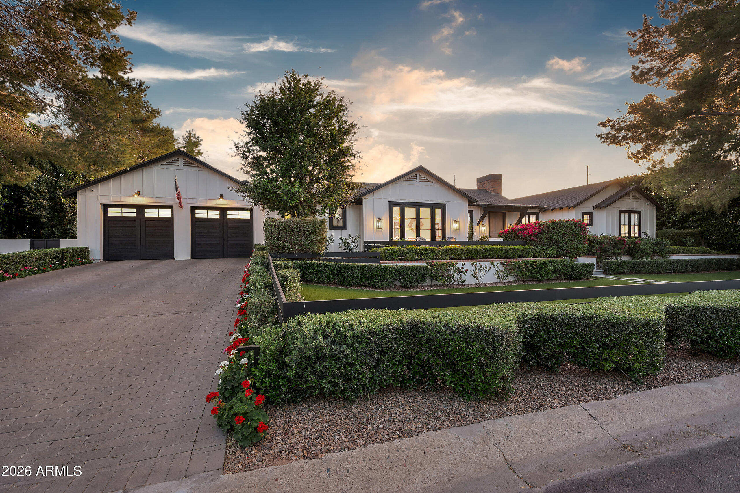 5217 E CALLE REDONDA