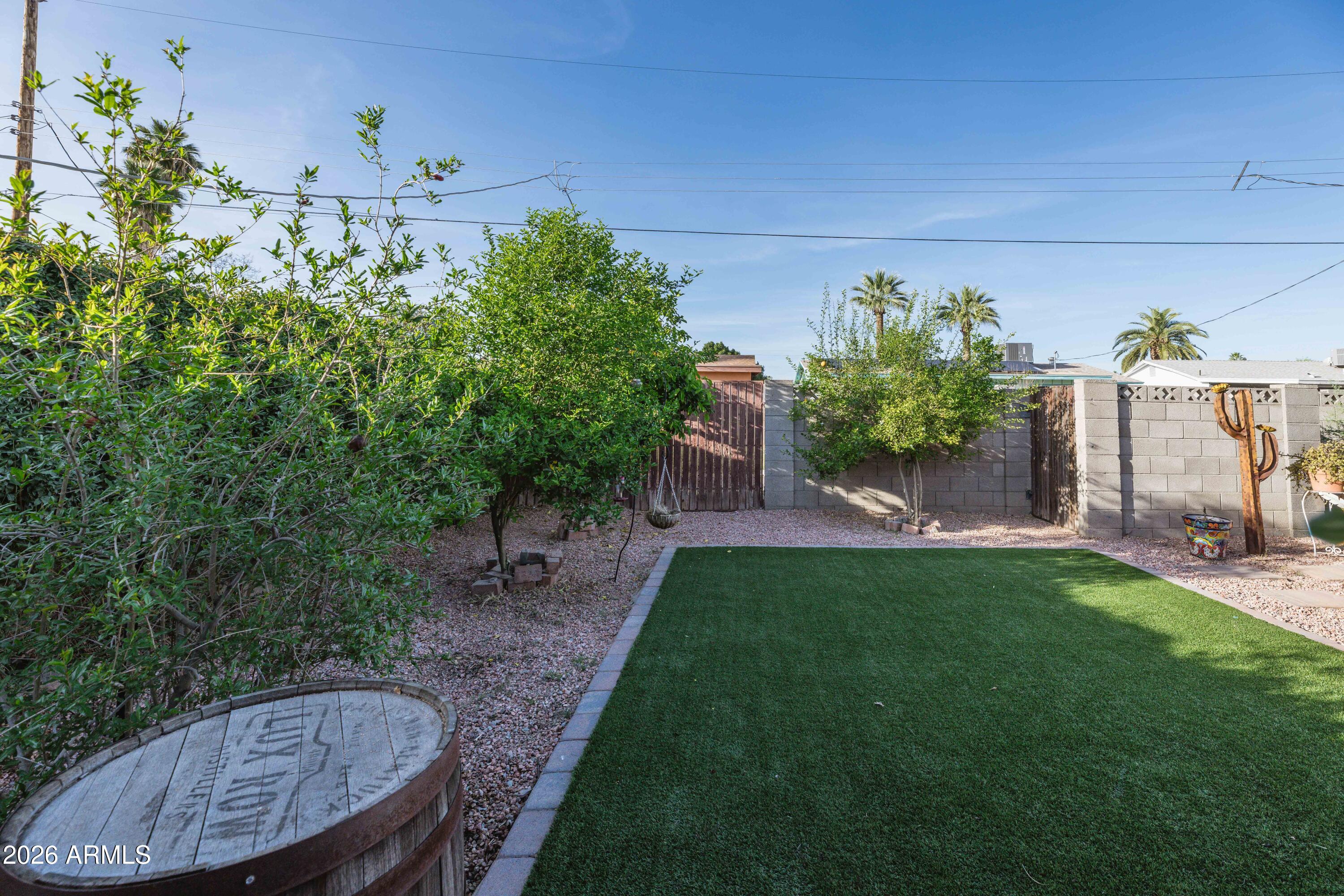 4118 W ORANGEWOOD Avenue