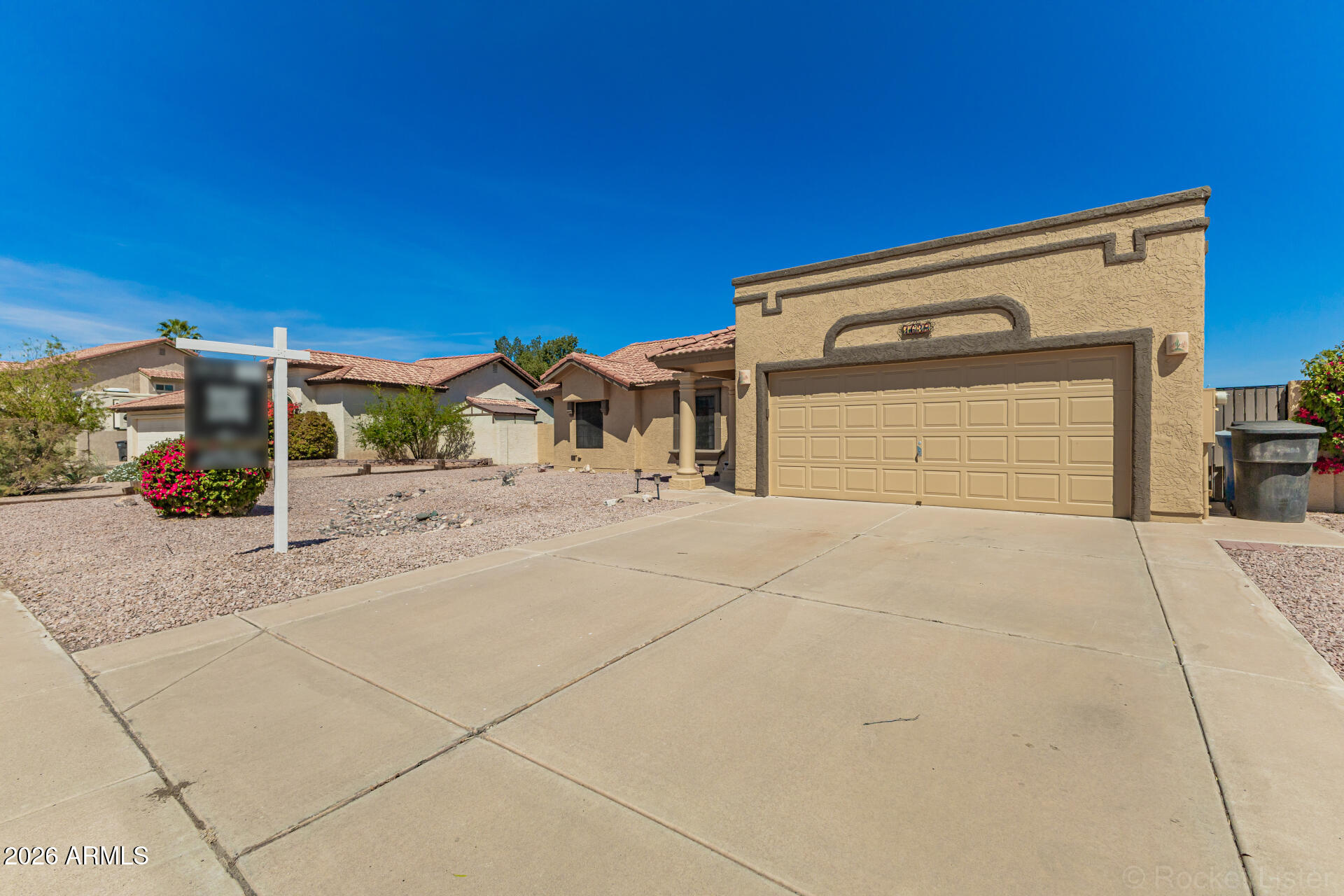 1638 E FAIRVIEW Street