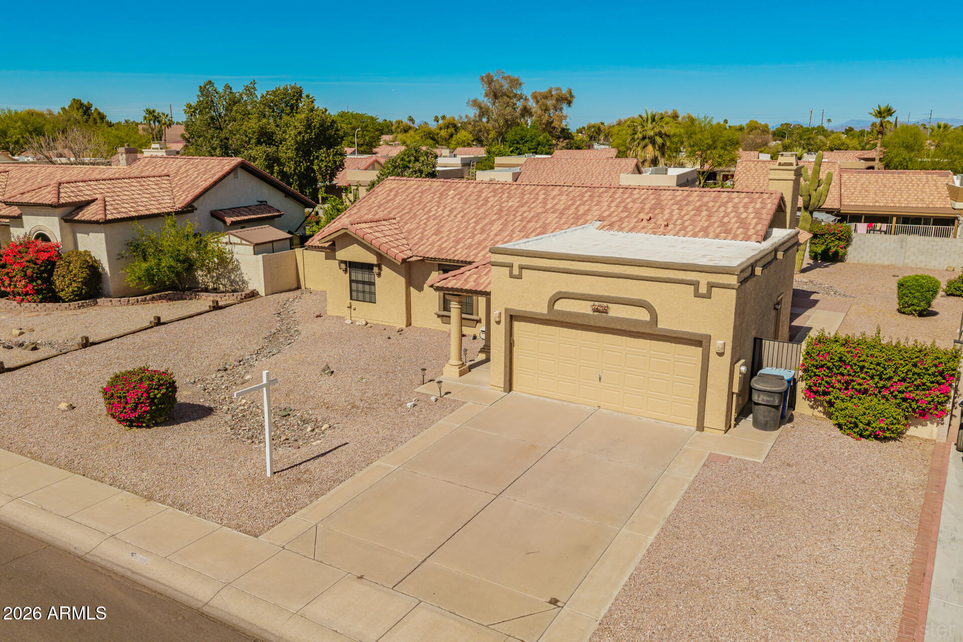 1638 E FAIRVIEW Street