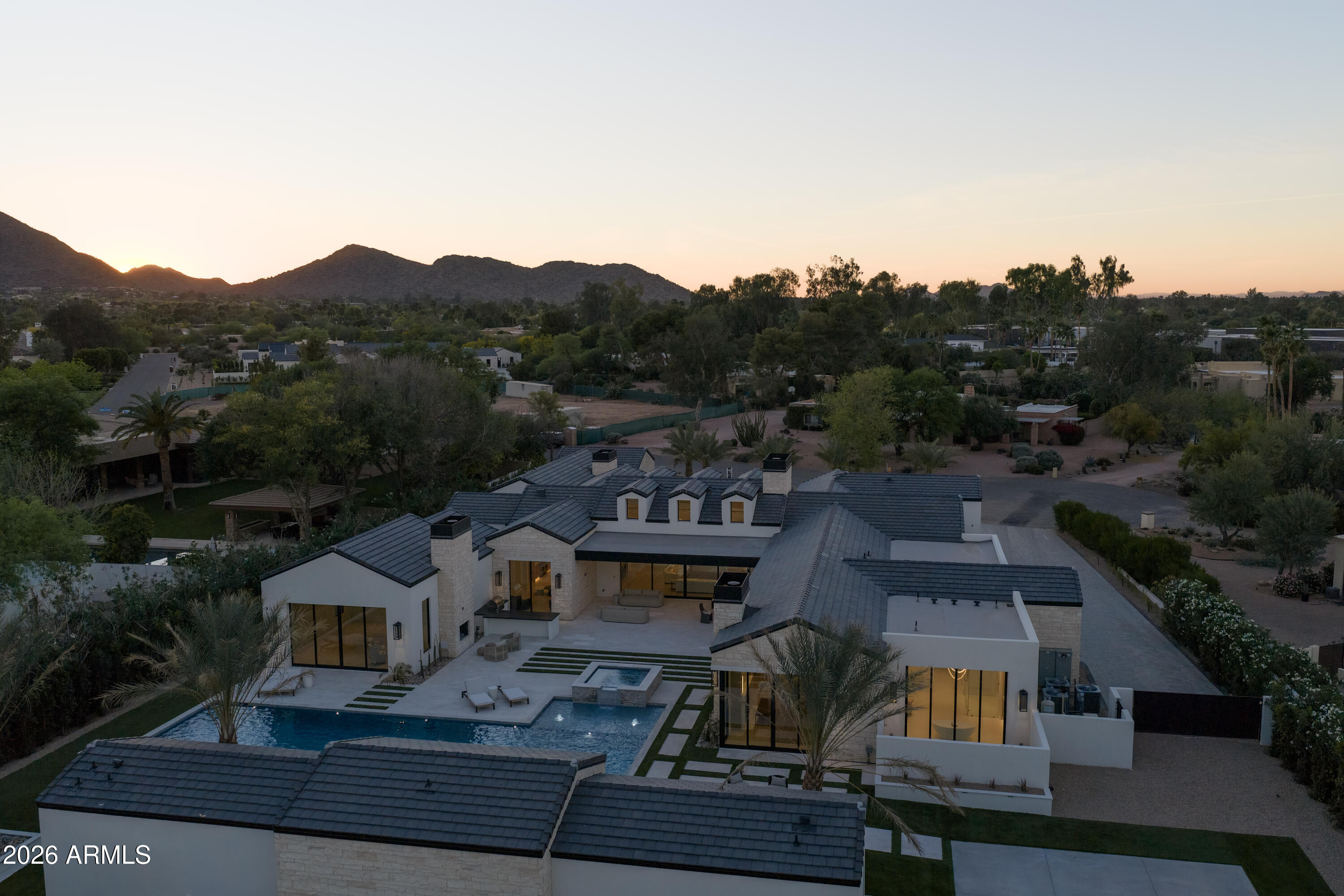 5717 E VIA LOS RANCHOS
